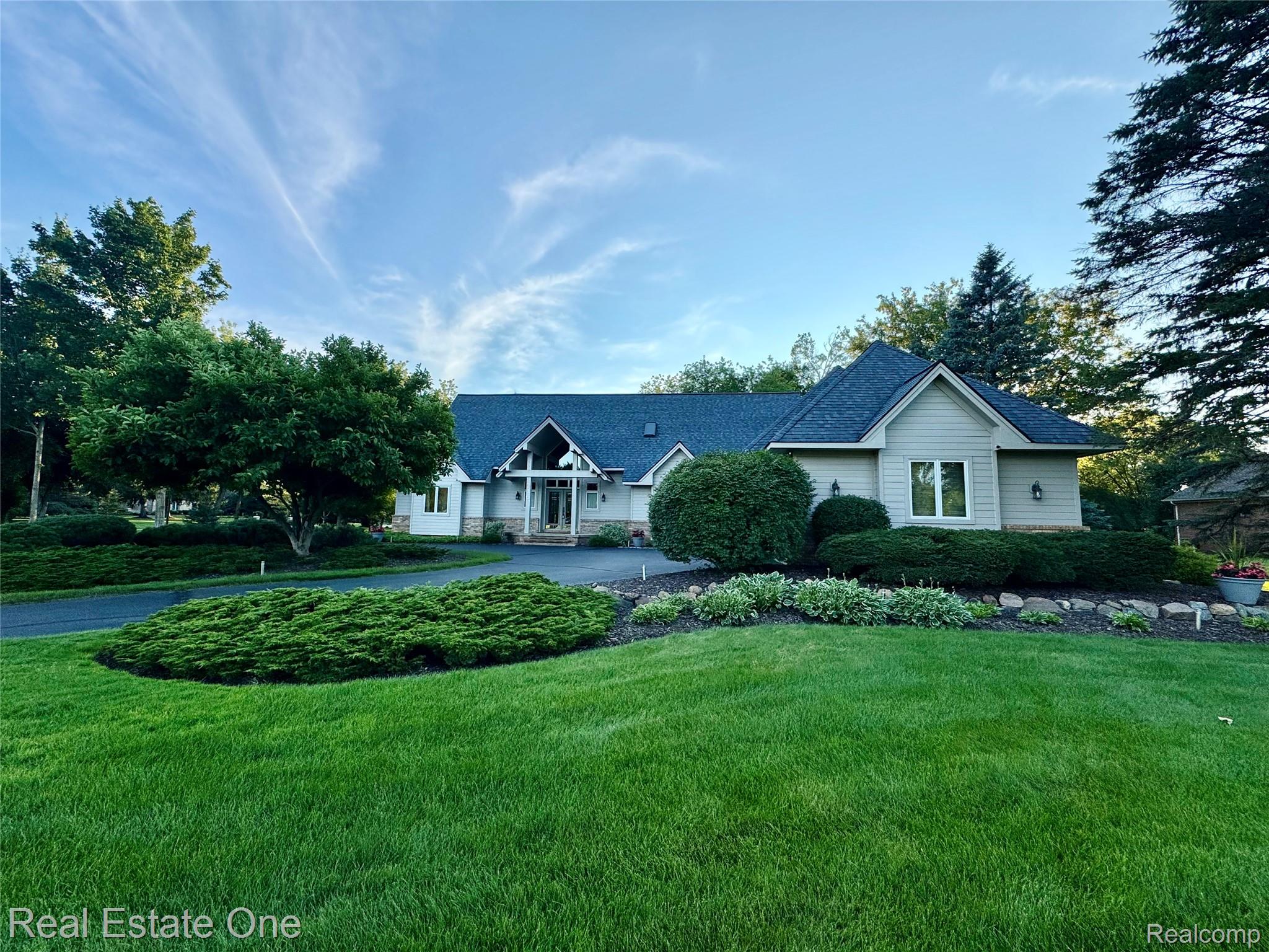 716 Bristol Lane — photo