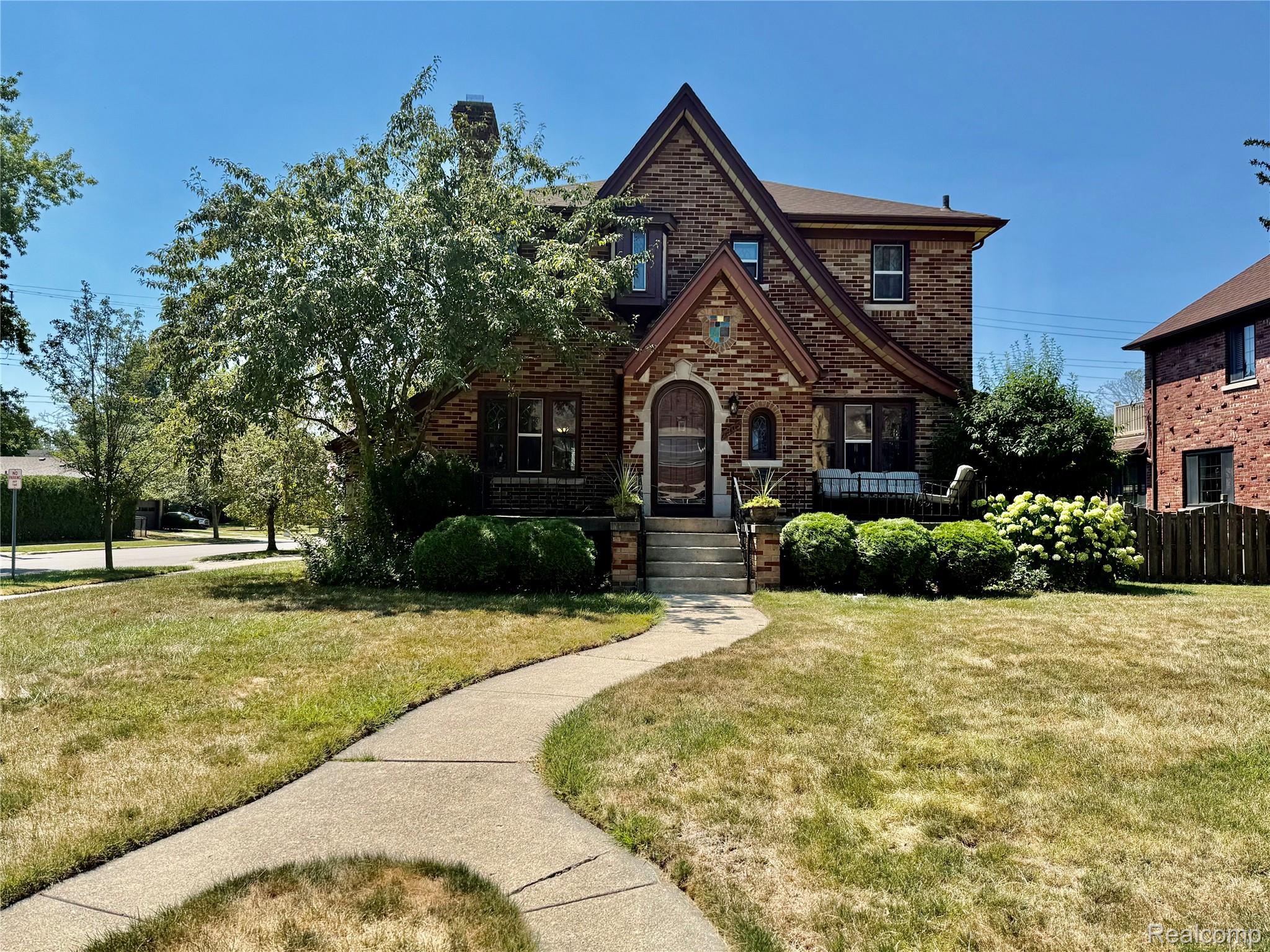 1305 Bedford Road — photo