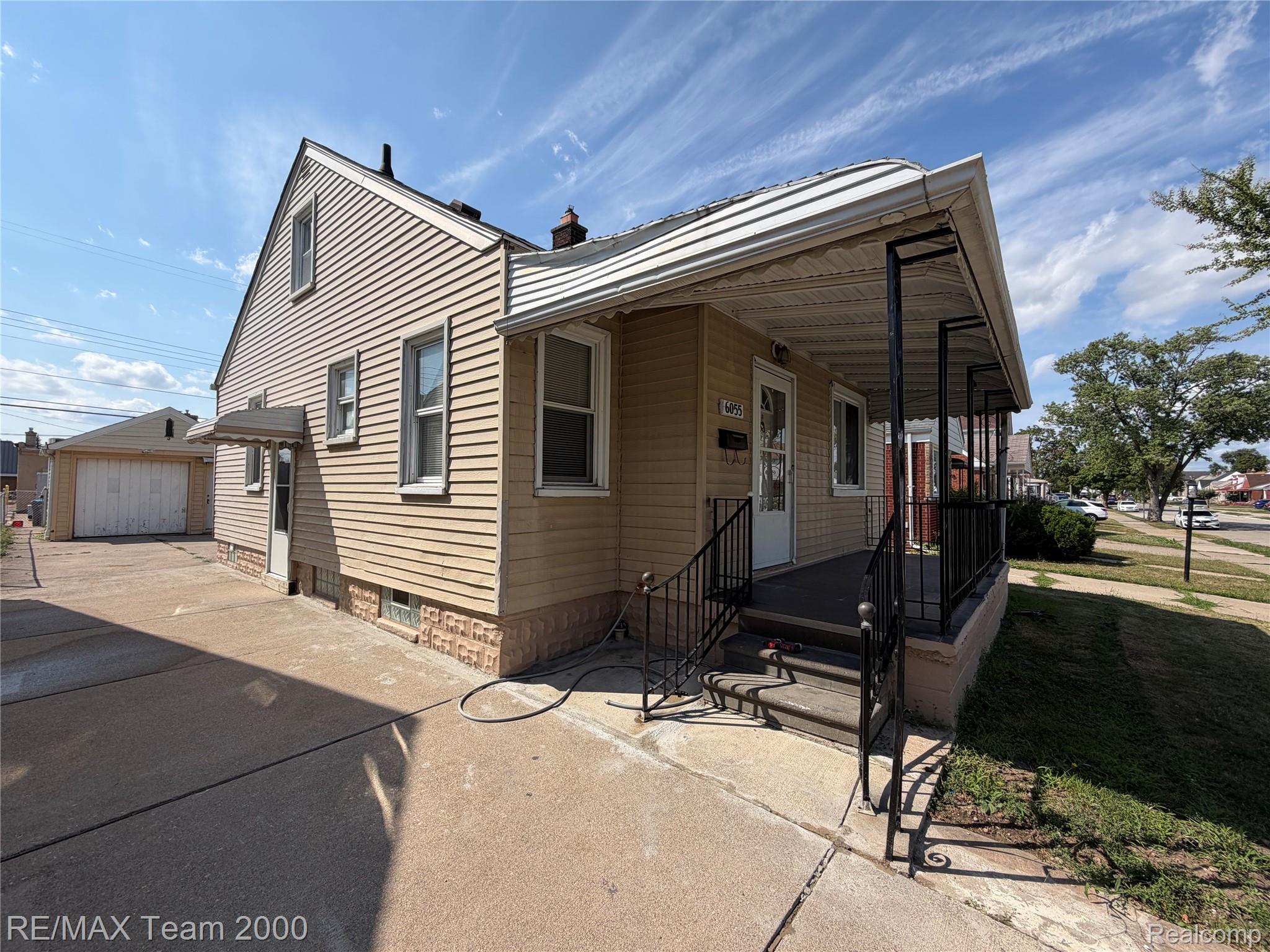 6055 Kendal Street — photo
