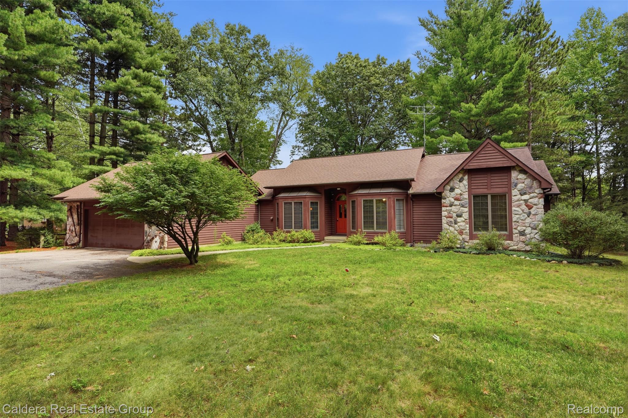 8636 Hidden Lake Drive — photo