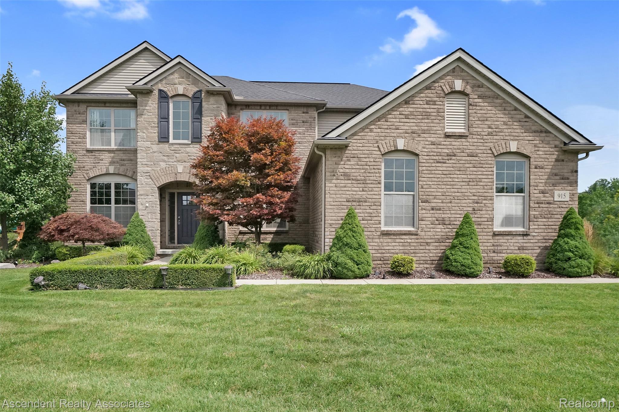 915 Appleton Court — photo