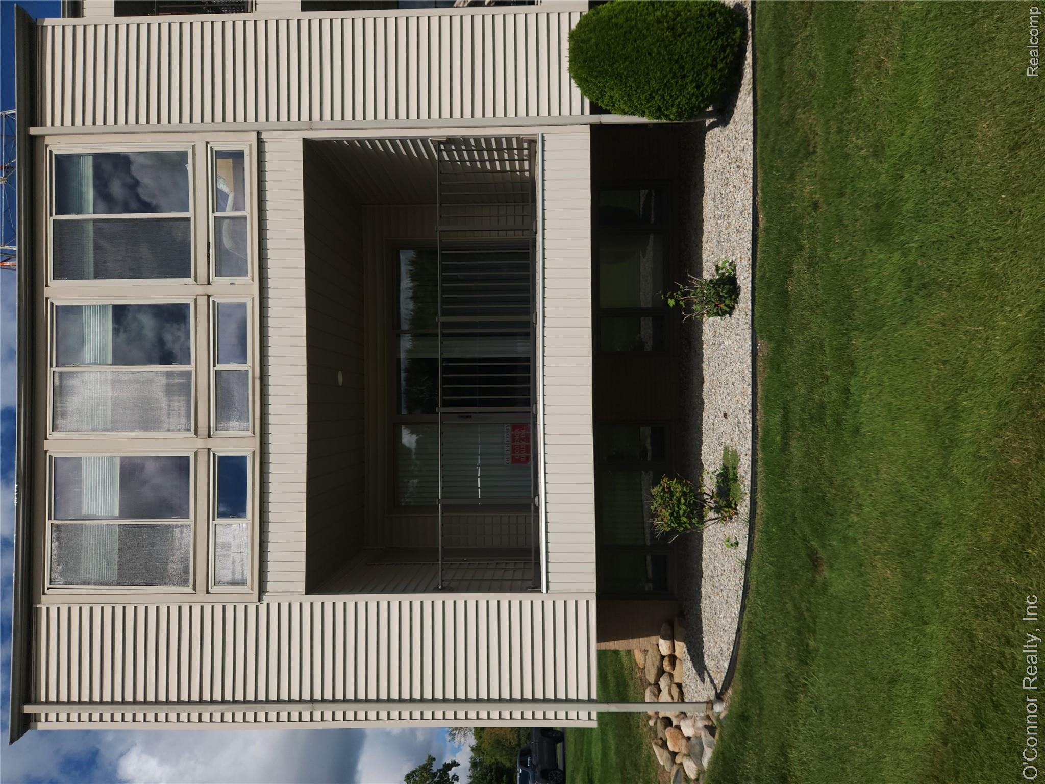 3995 River Road 16 — photo
