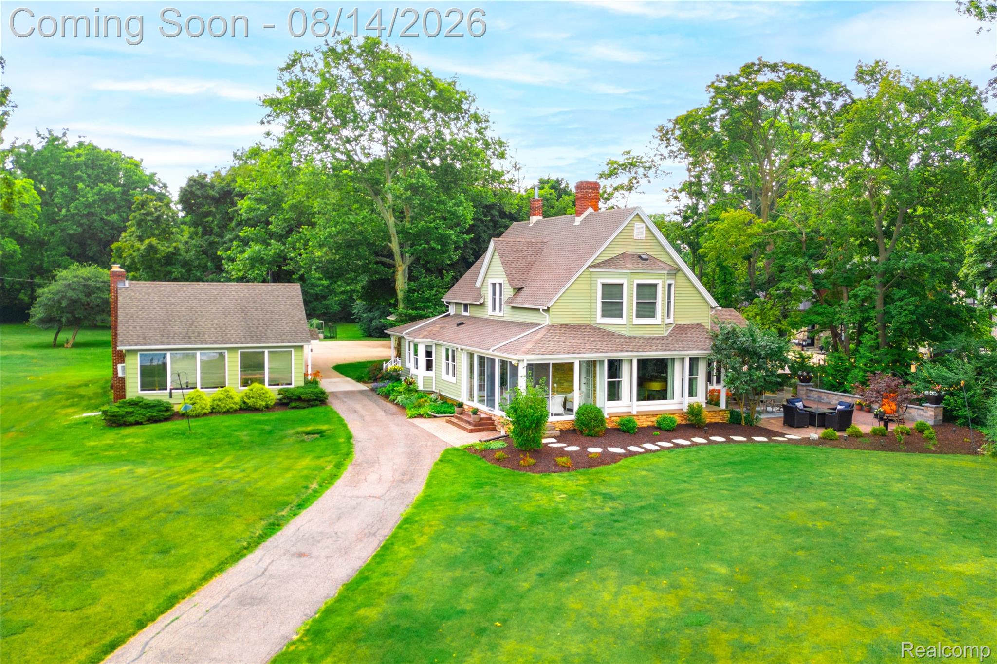 21843 West River Road — photo