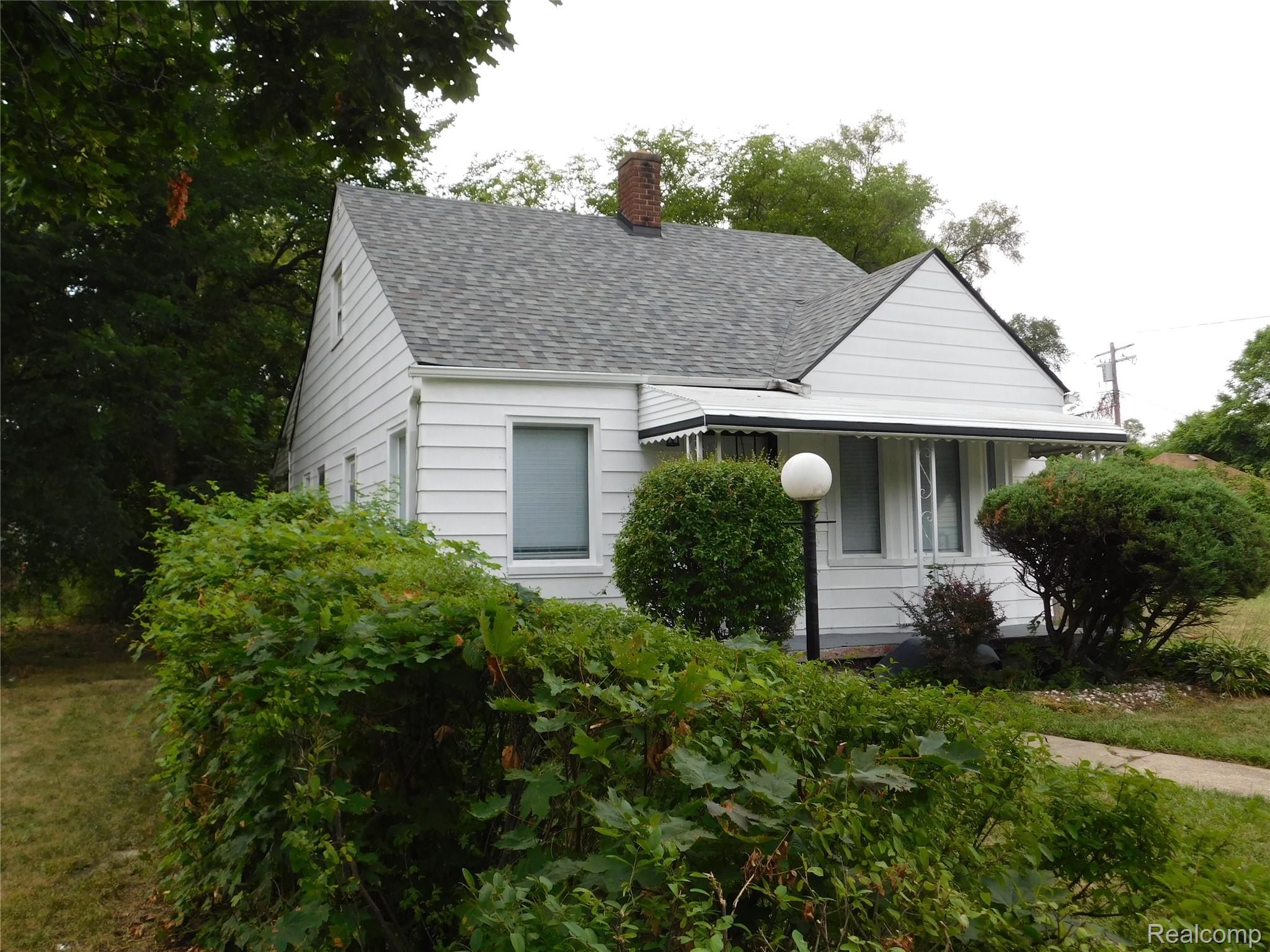 8219 Marlowe Street — photo