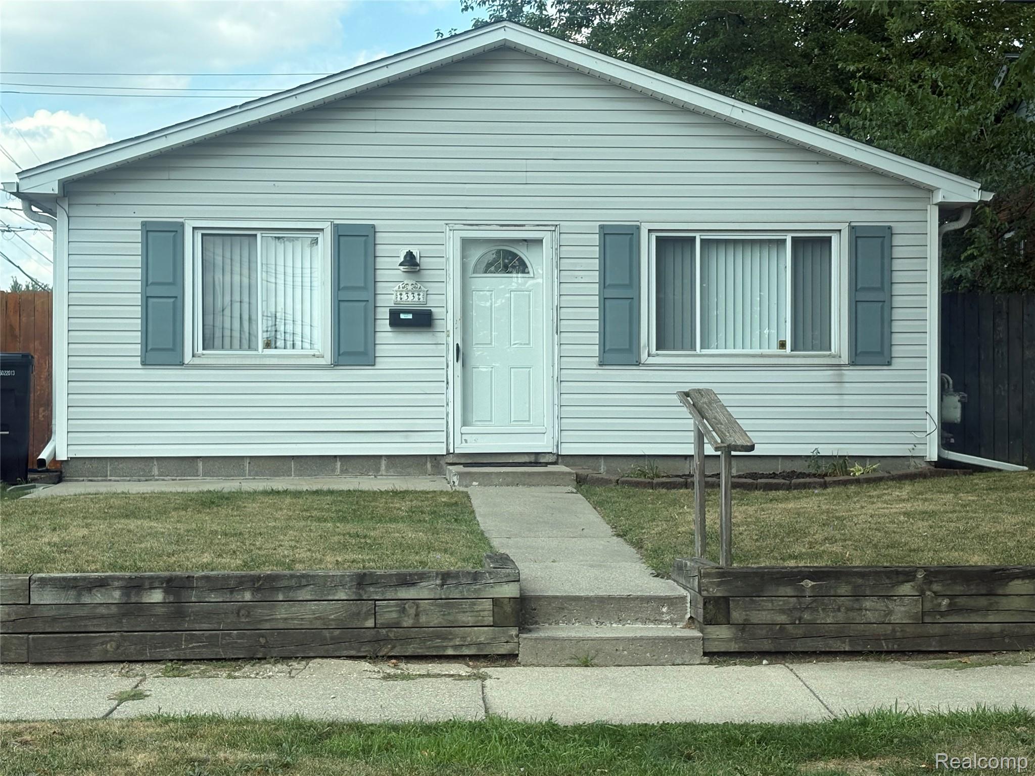 33 E Brockton Avenue — photo