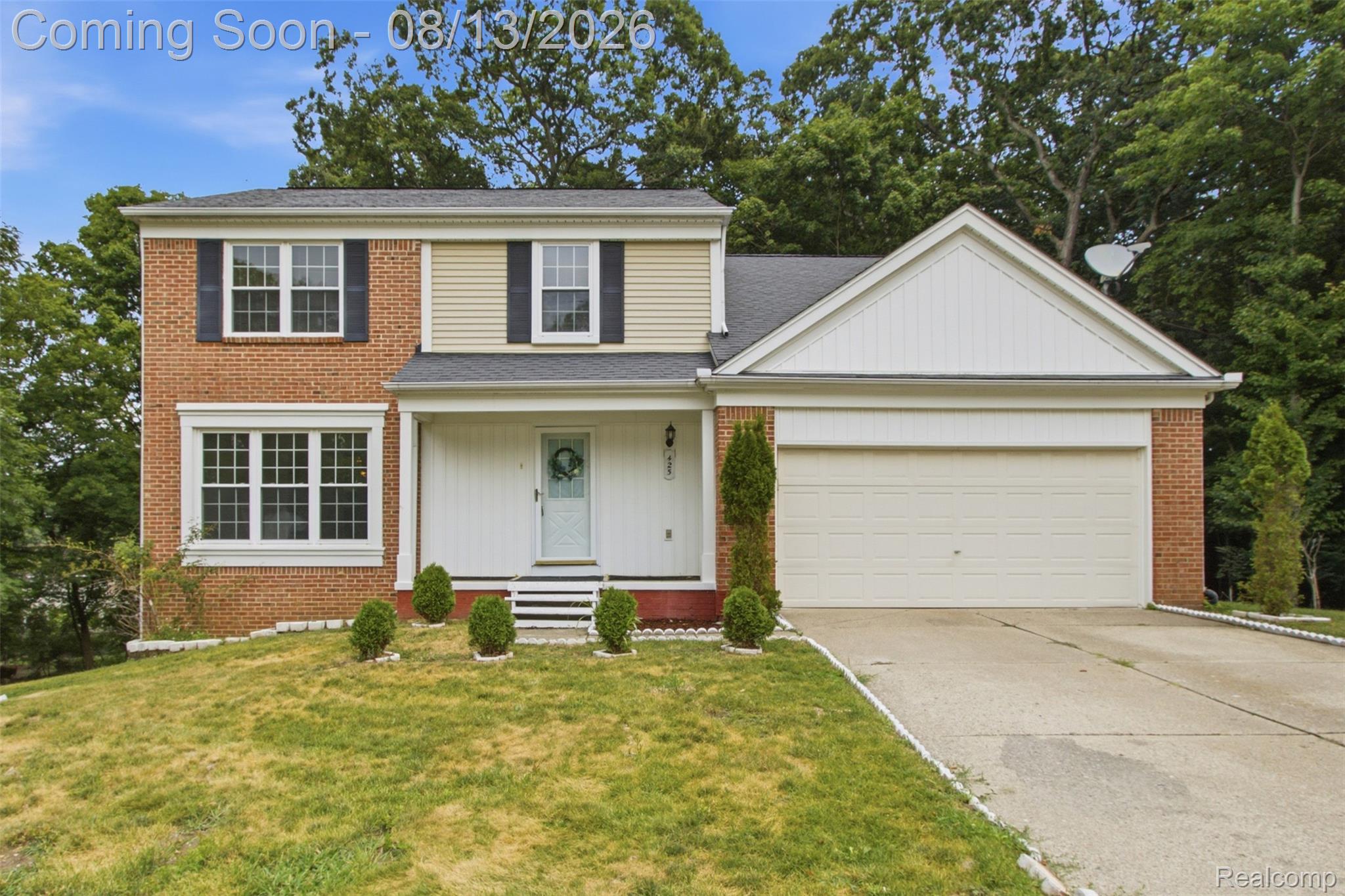 425 Thornridge Court — photo
