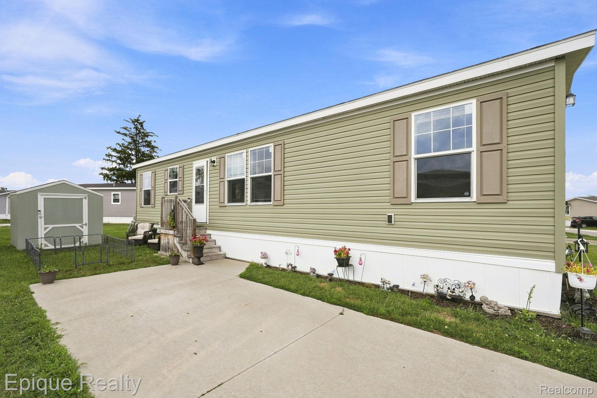 15915 Marentette — photo