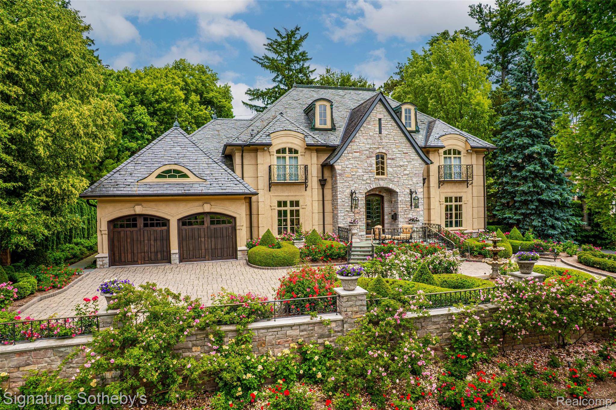 840 Lakeside Drive — photo