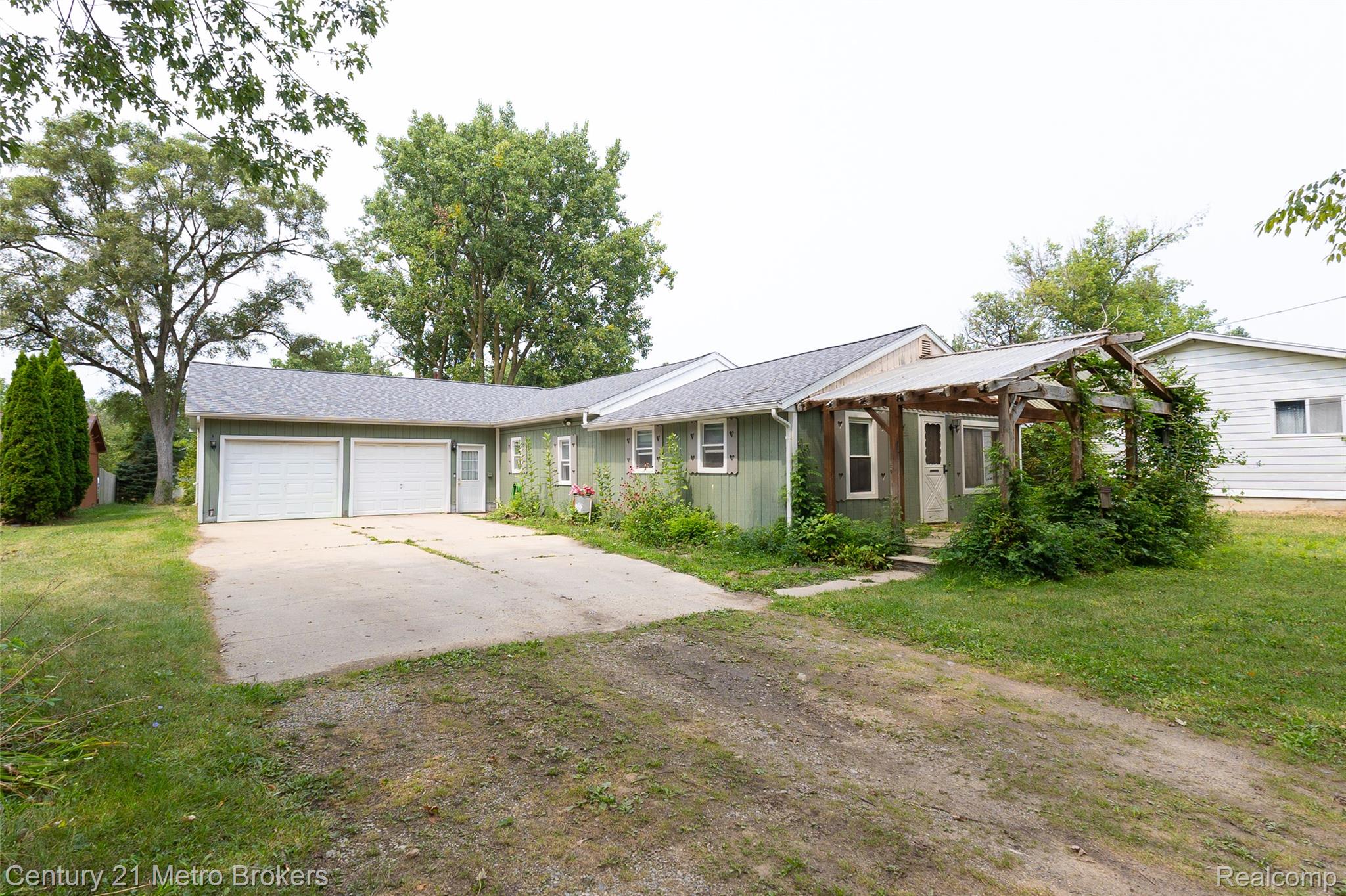3063 Stockbridge Street — photo