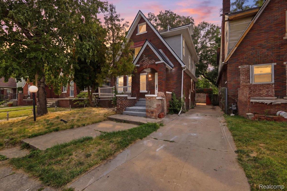 3281 Waverly Street — photo