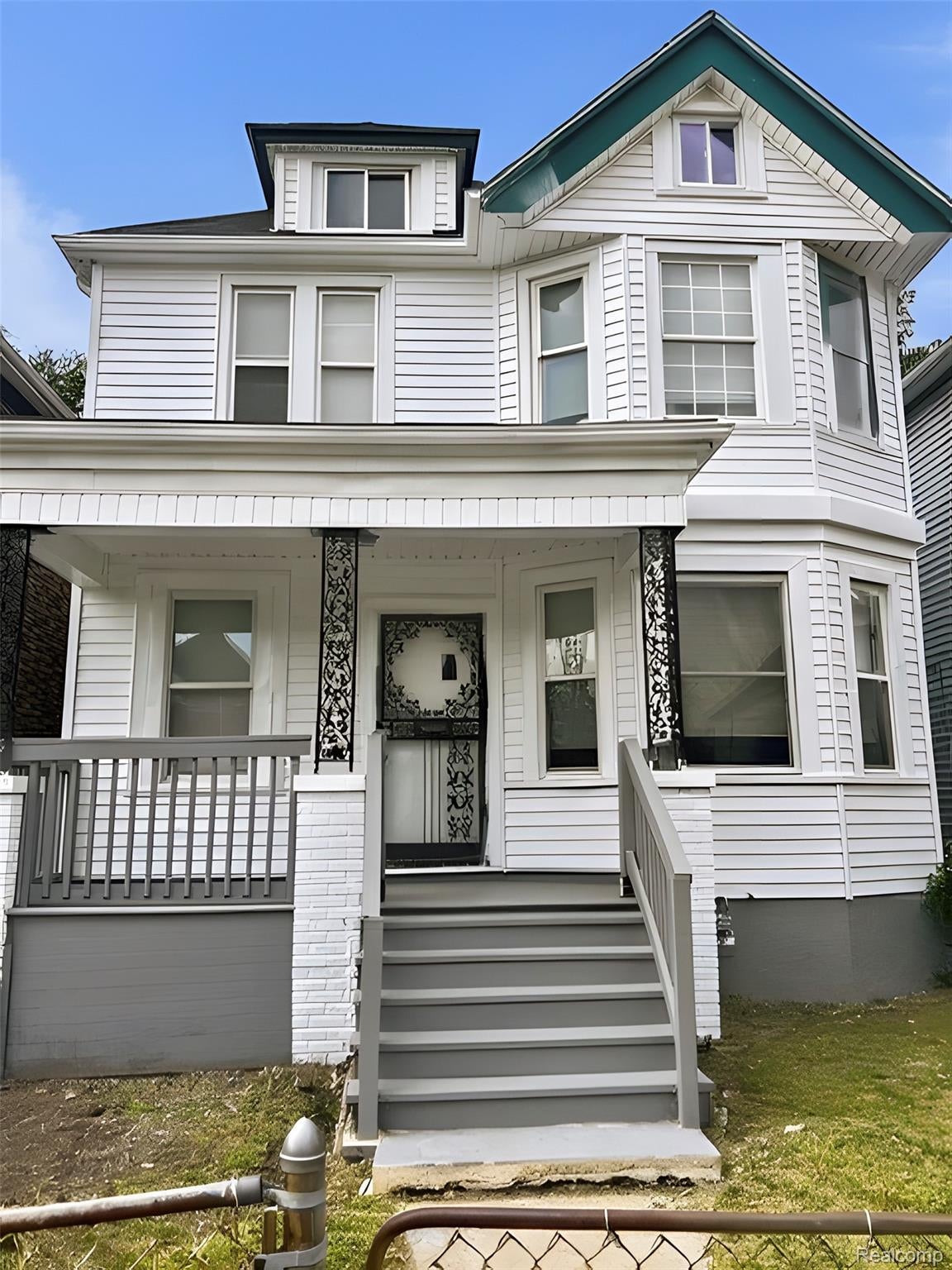 5733 Fischer Street — photo