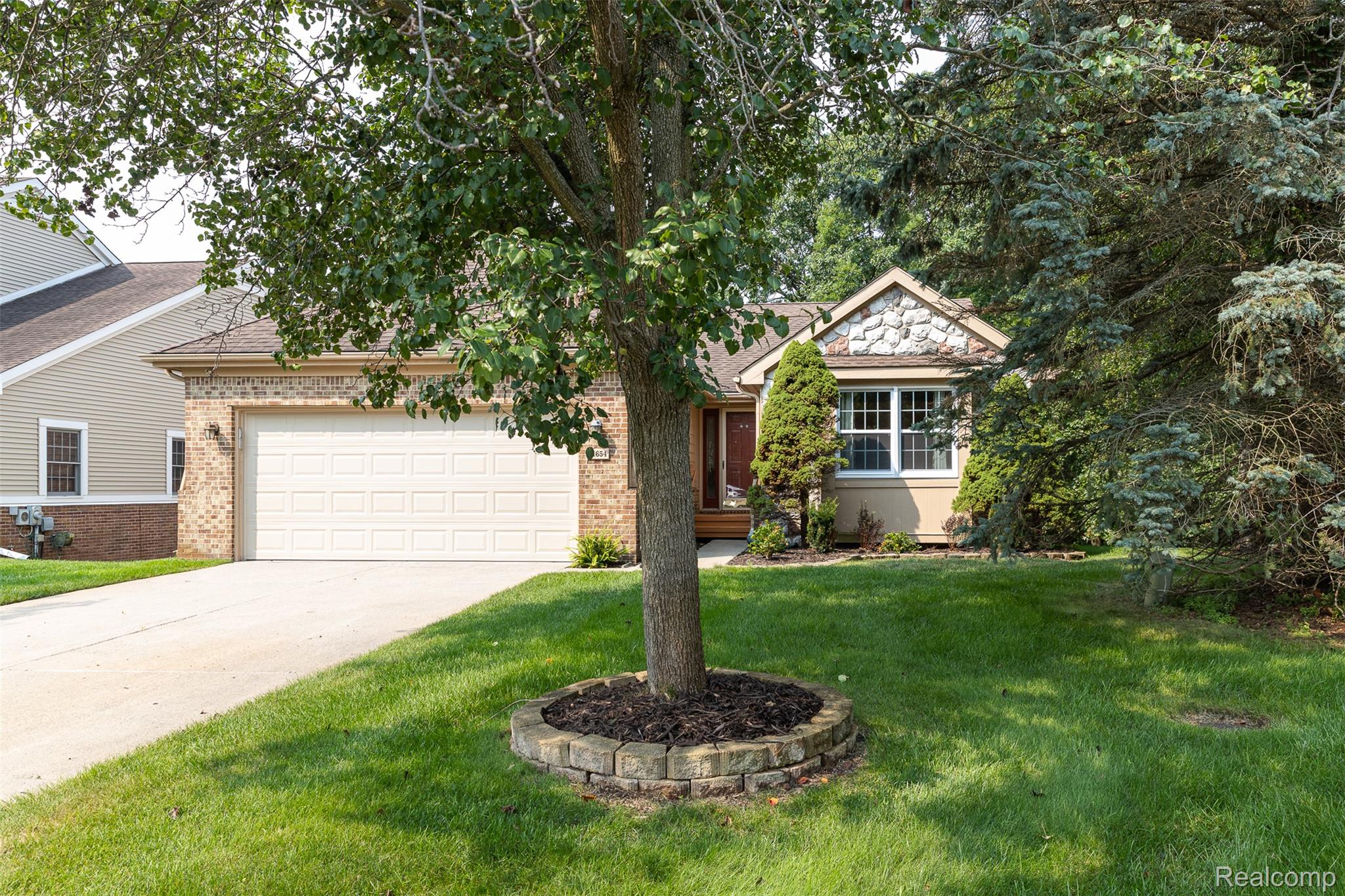 41654 Kenilworth Lane — photo