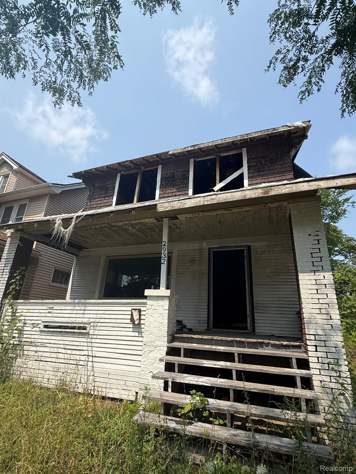 2932 Hazelwood Street — photo