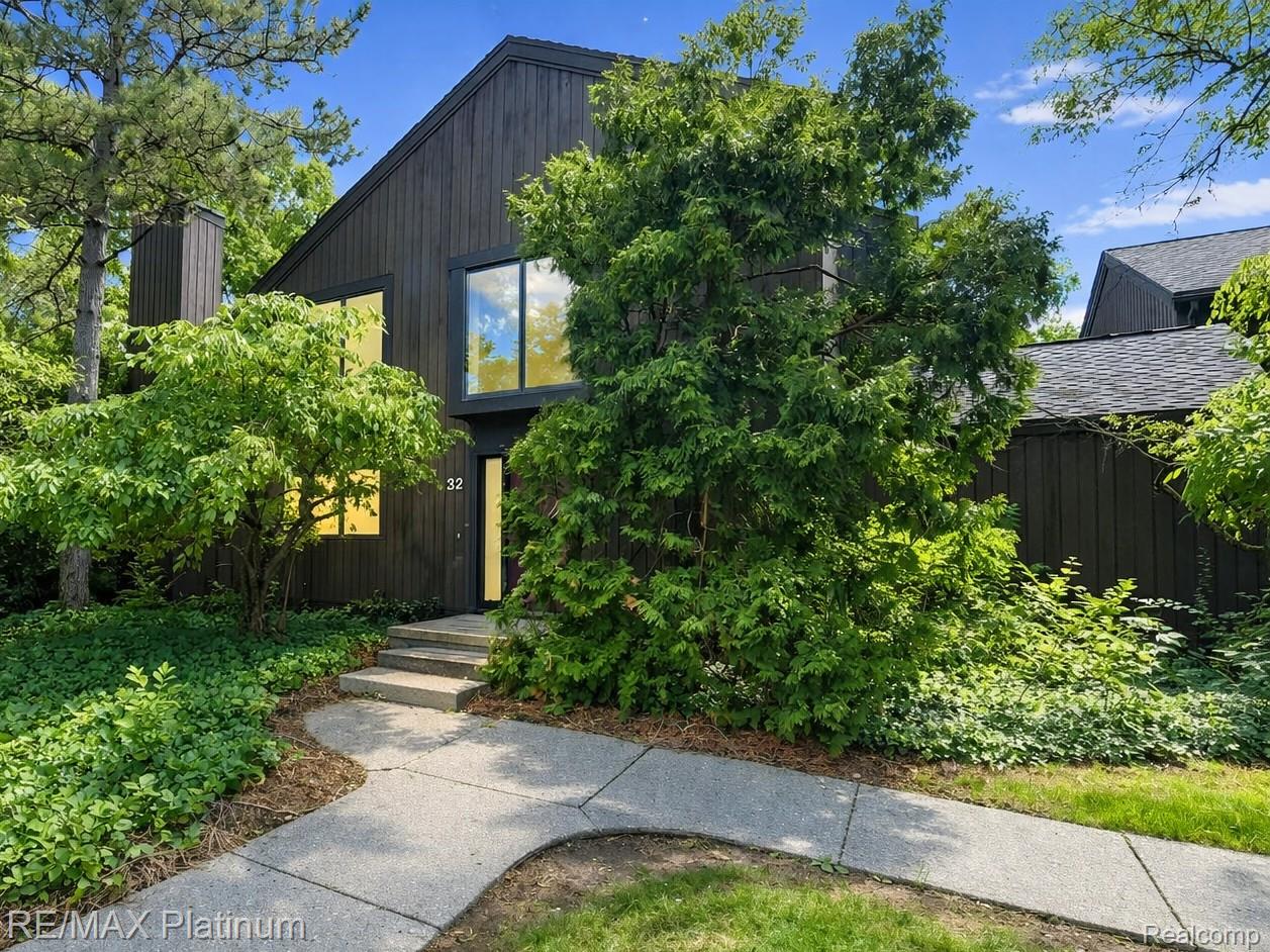 32 Haverhill Court — photo