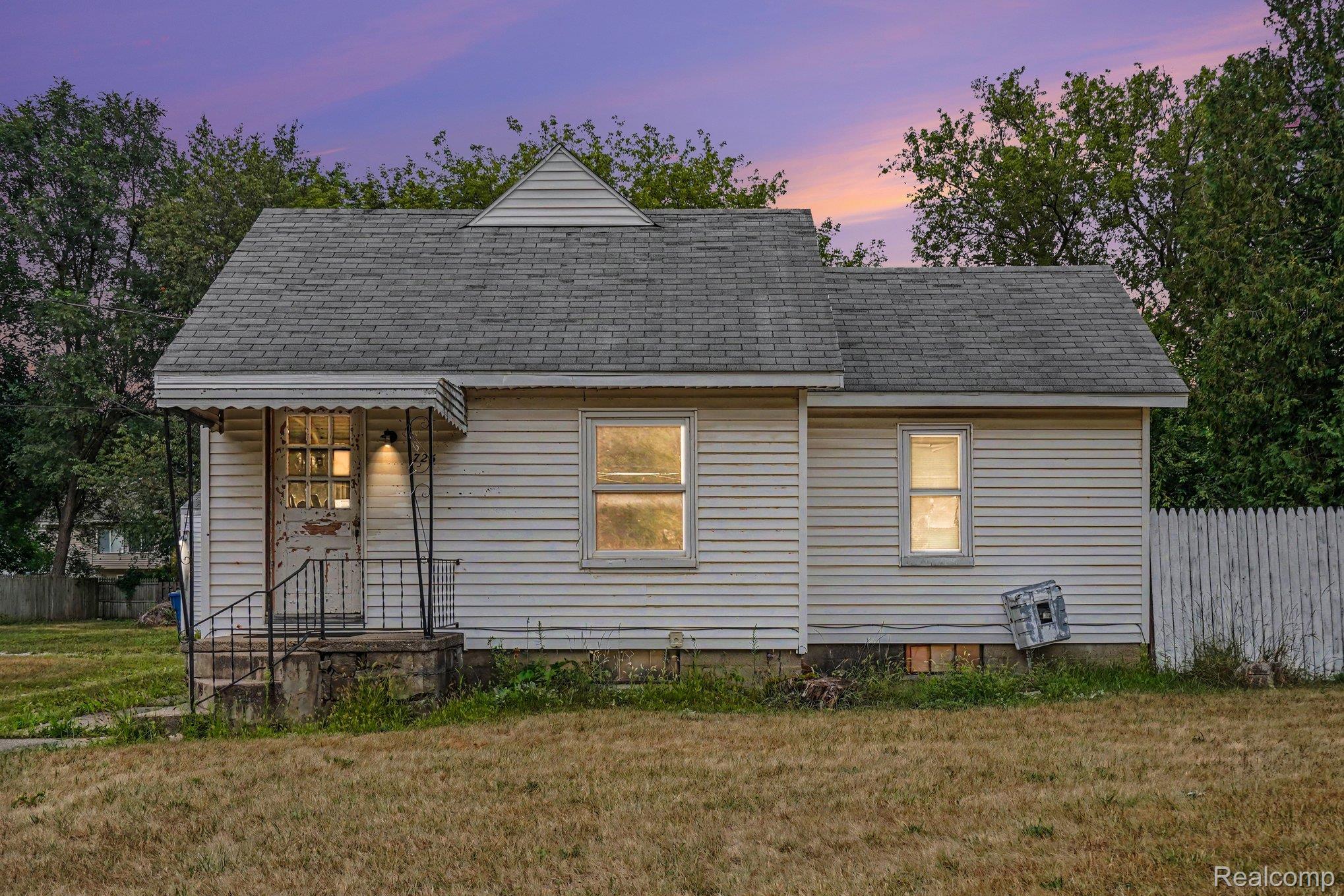725 E Sherman Street — photo