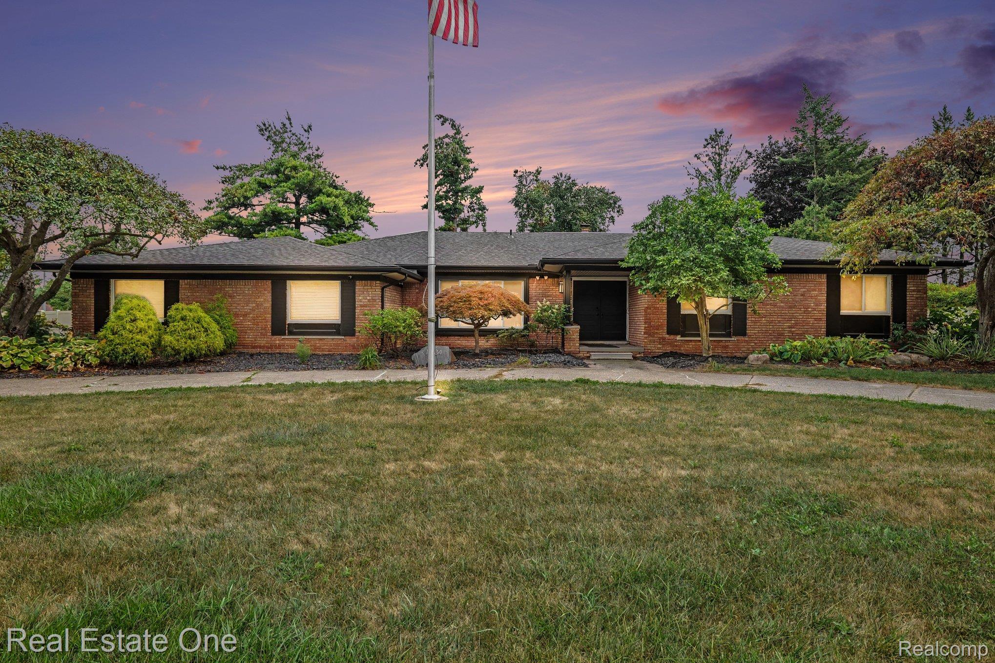 11584 Chicago Road — photo