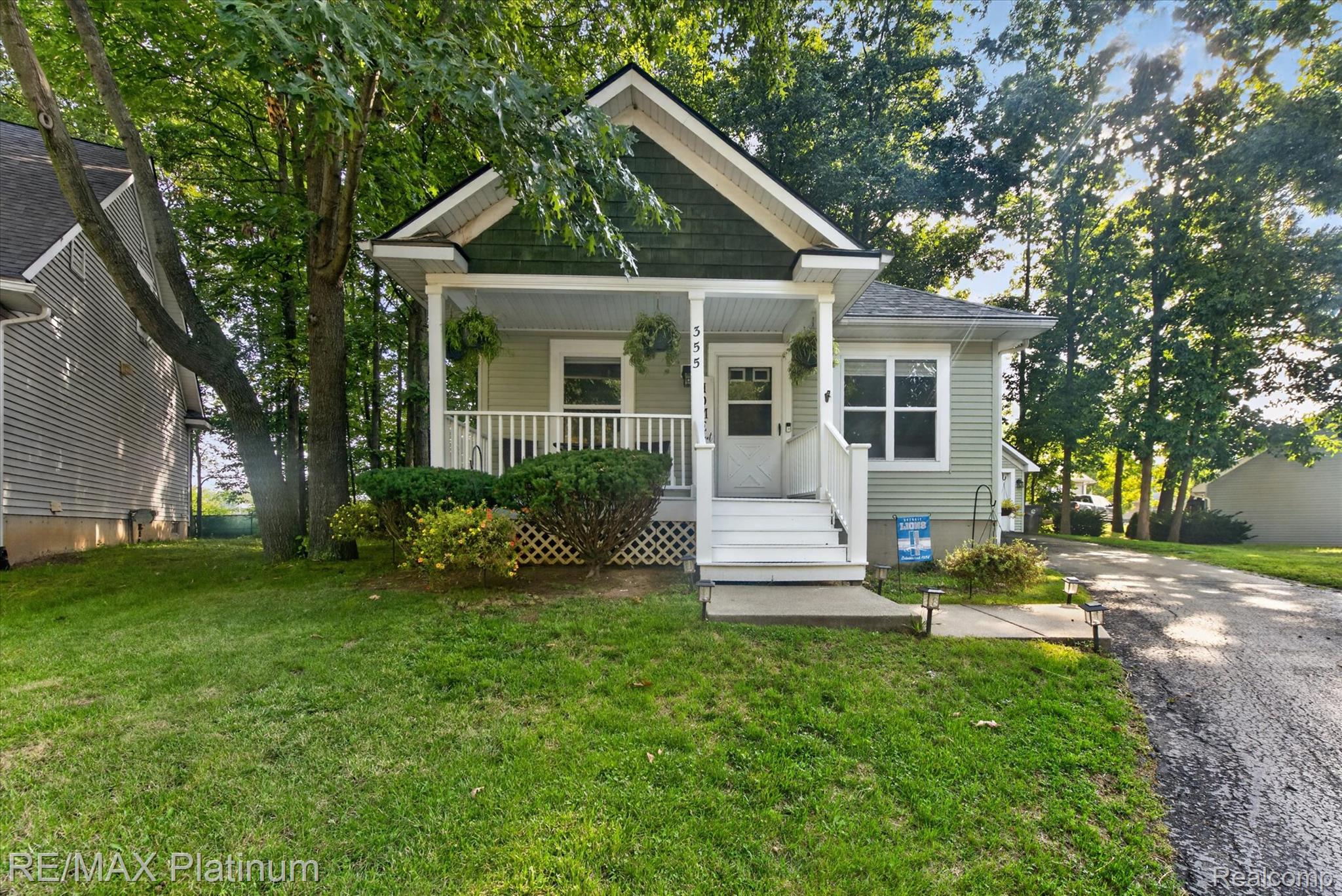 355 Springwell Lane — photo