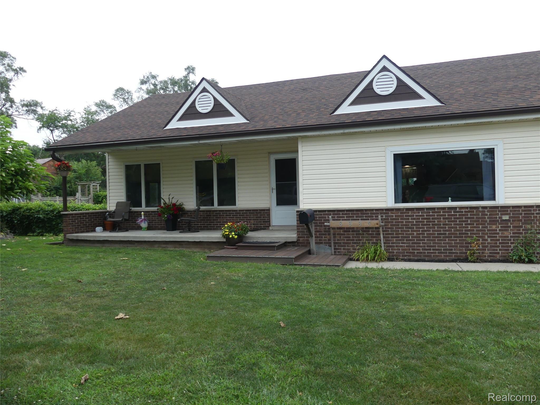 8335 Pardee Road — photo
