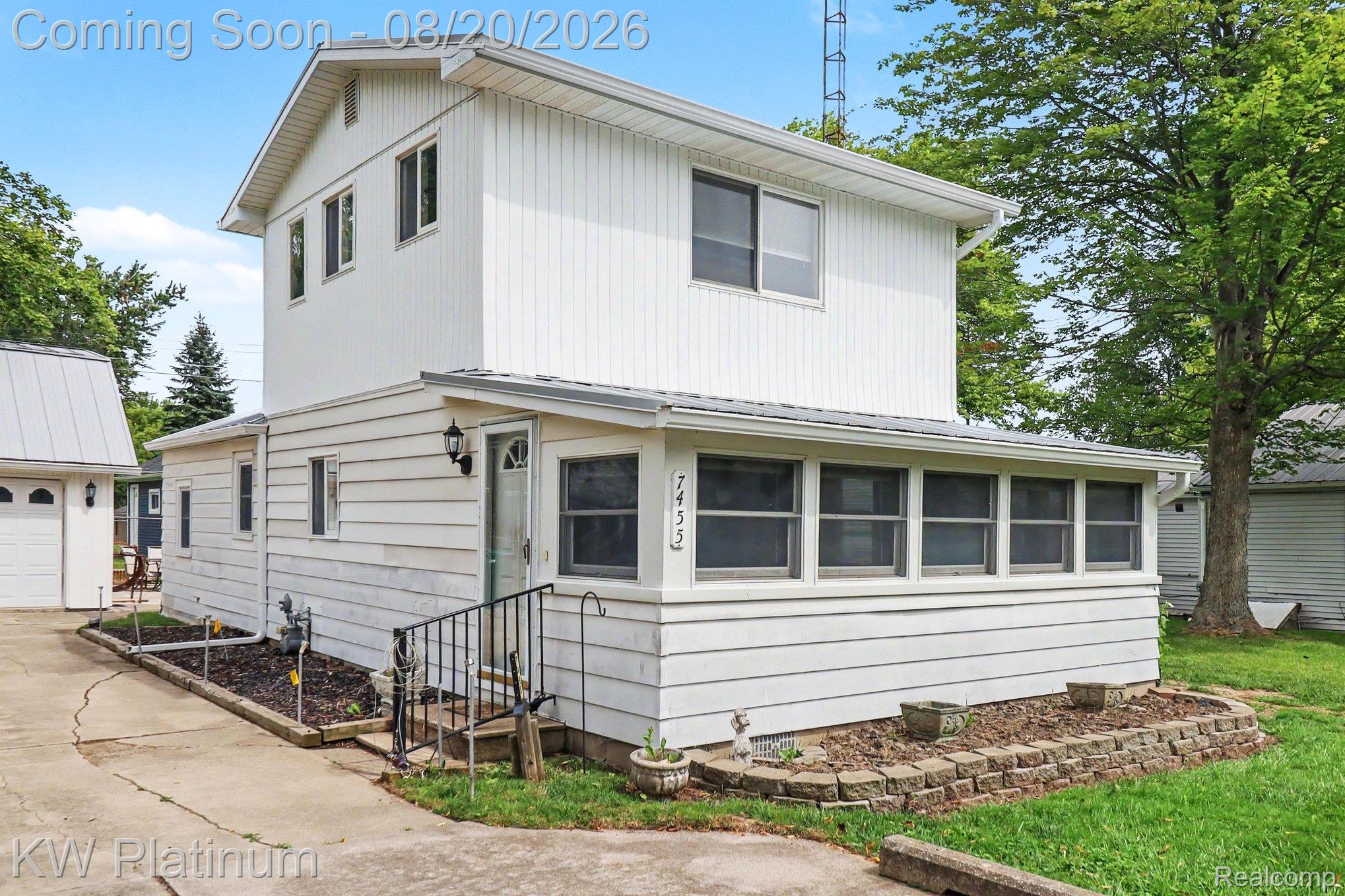 7455 N Woodland Road — photo