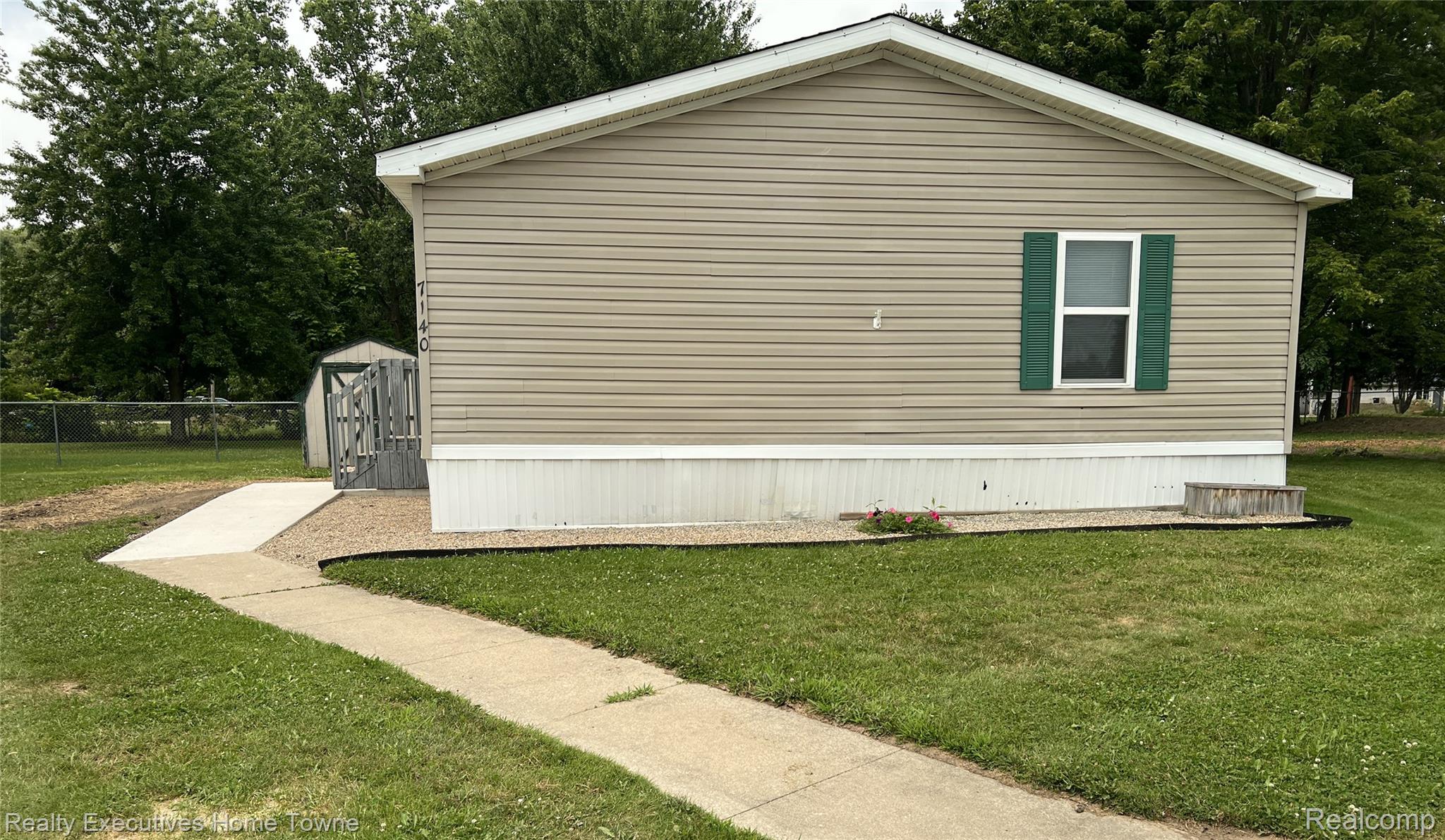 7140. Mapleview Circle W 64 — photo