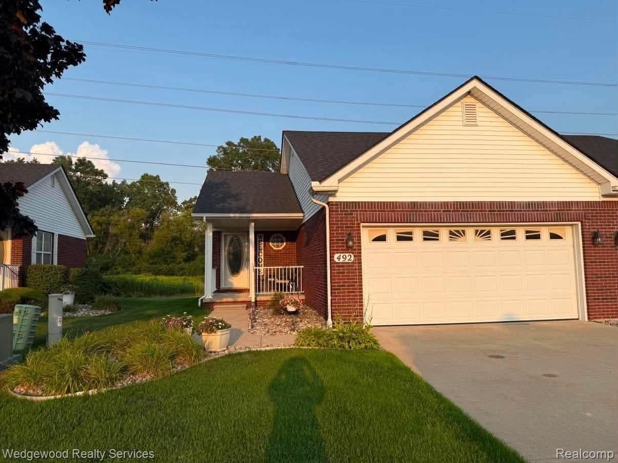 492 Harvard Drive 84 — photo