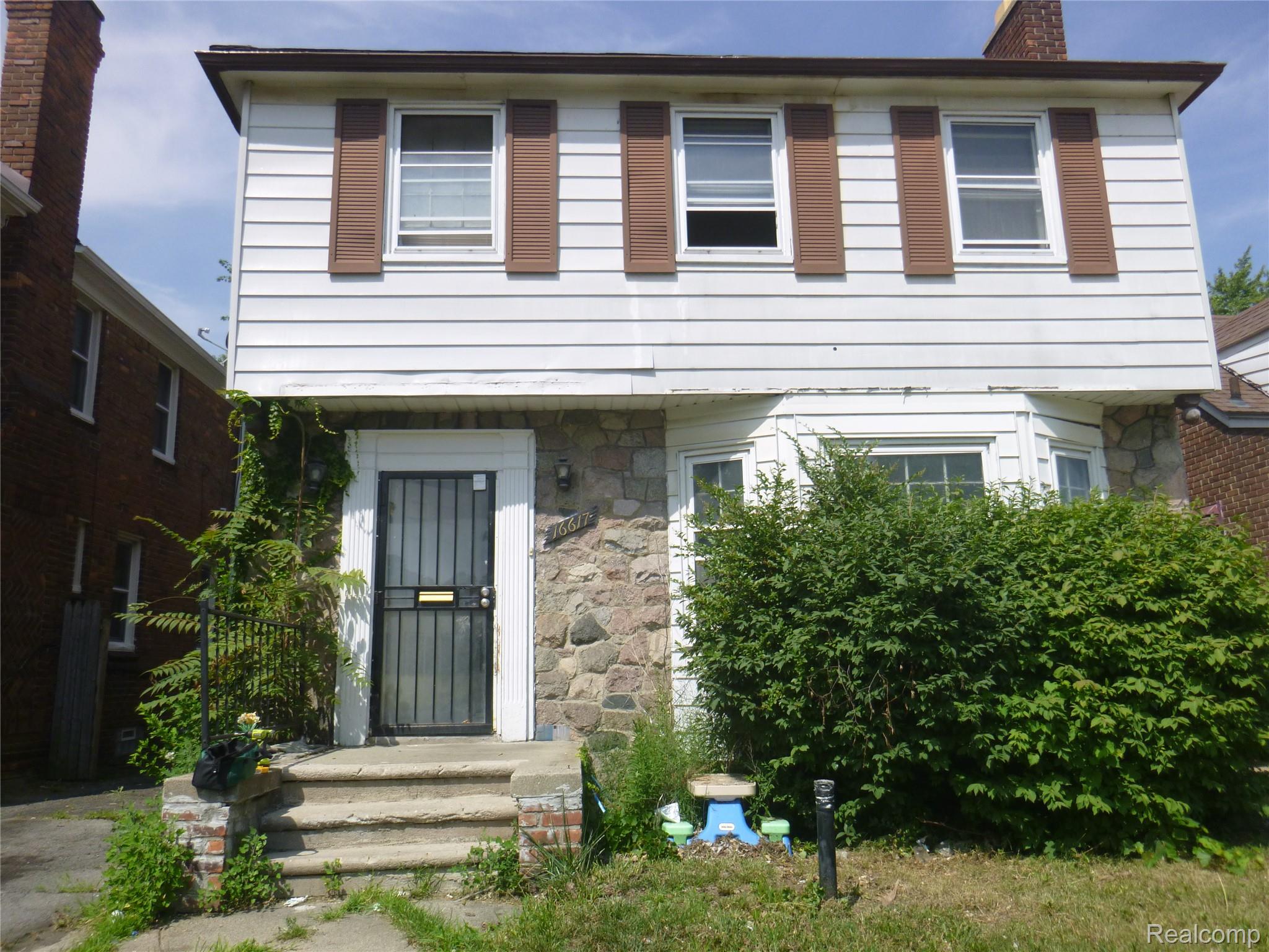 16617 Mendota Street — photo