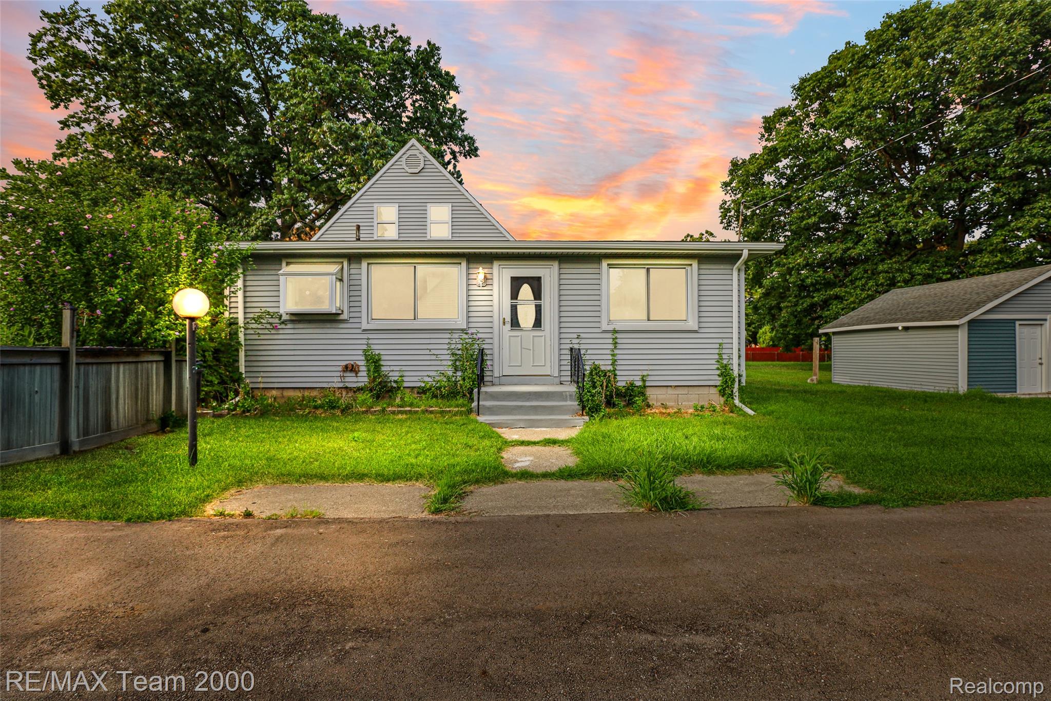 12930 Beech Daly Road — photo