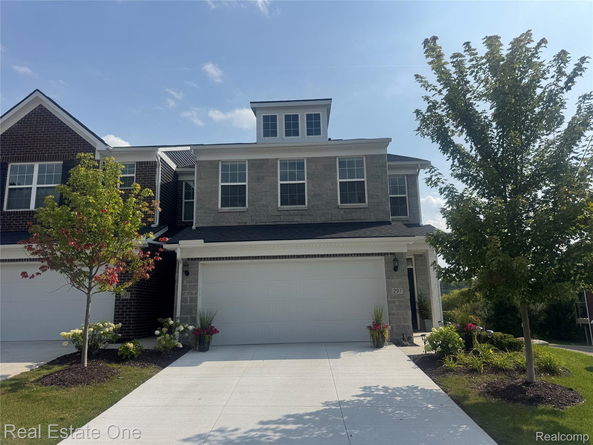 297 Strawberry Drive — photo