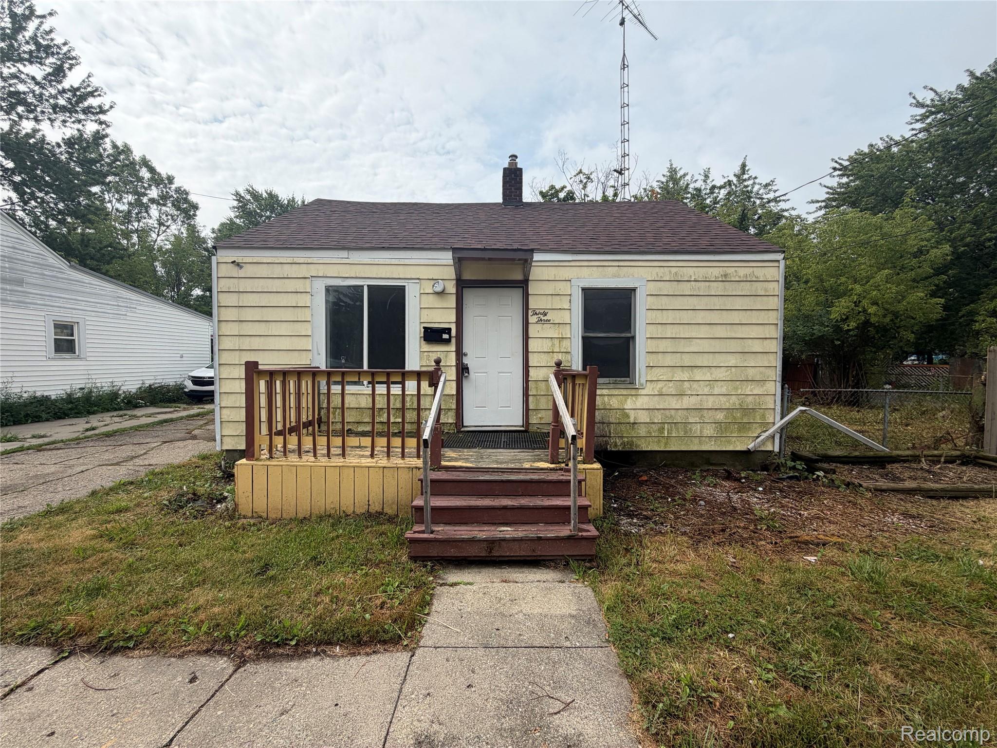 3320 Leith Street — photo