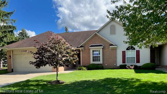 2176 Maplehurst Drive — photo