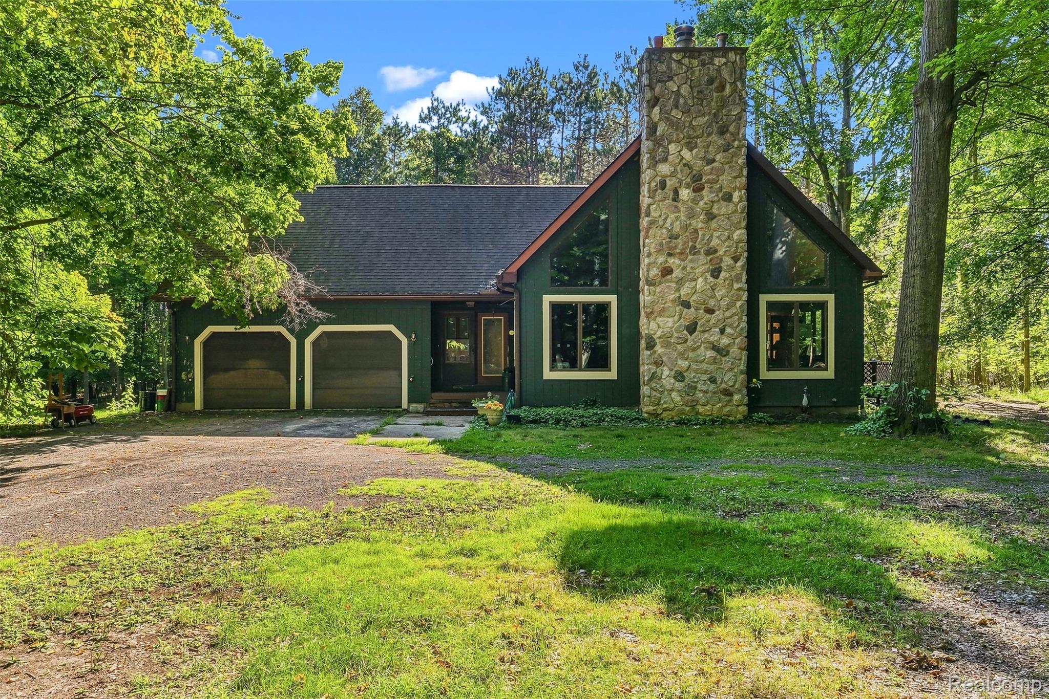 3195 Emery Lane — photo