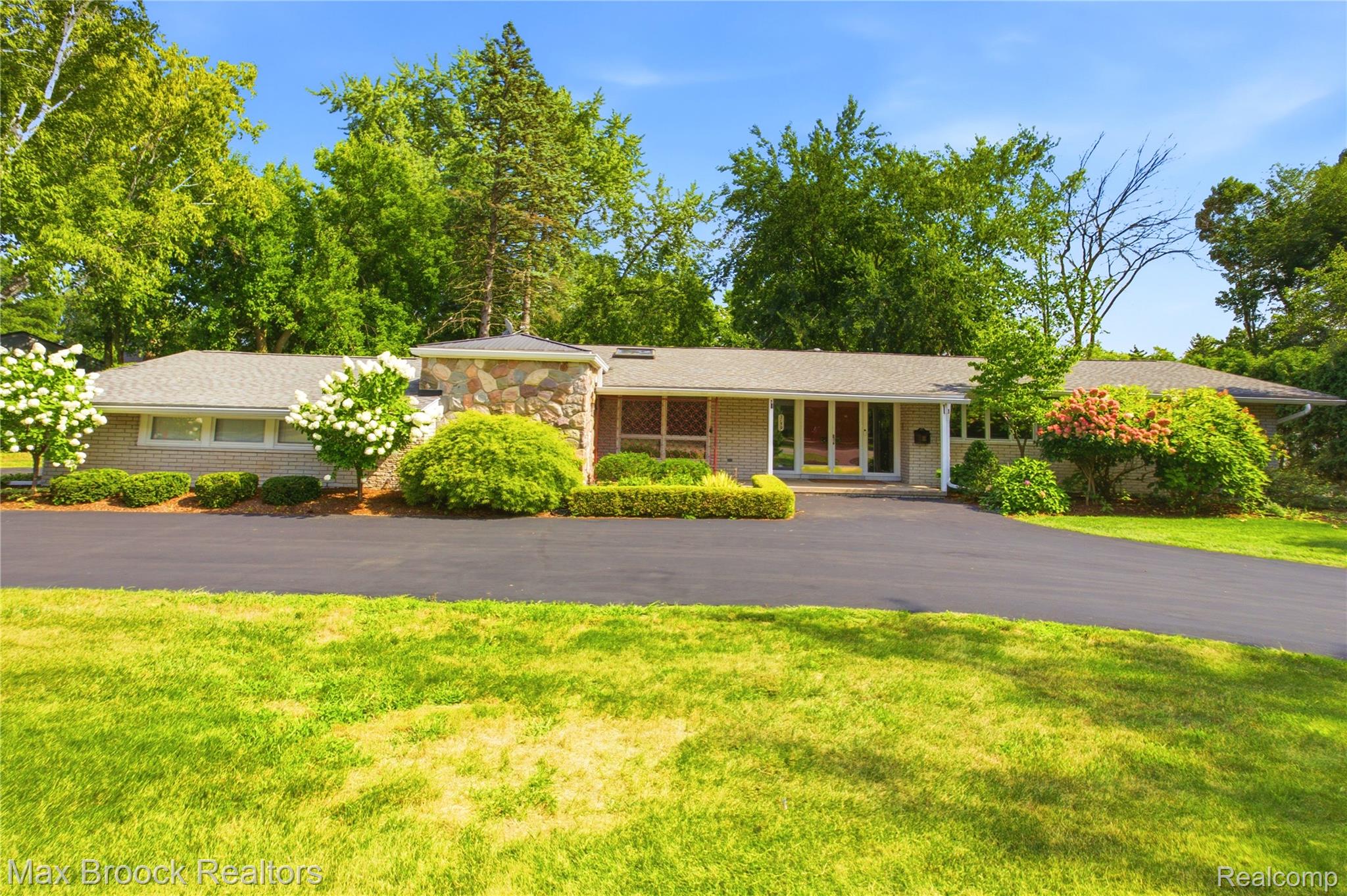 3159 Middlebury Lane — photo