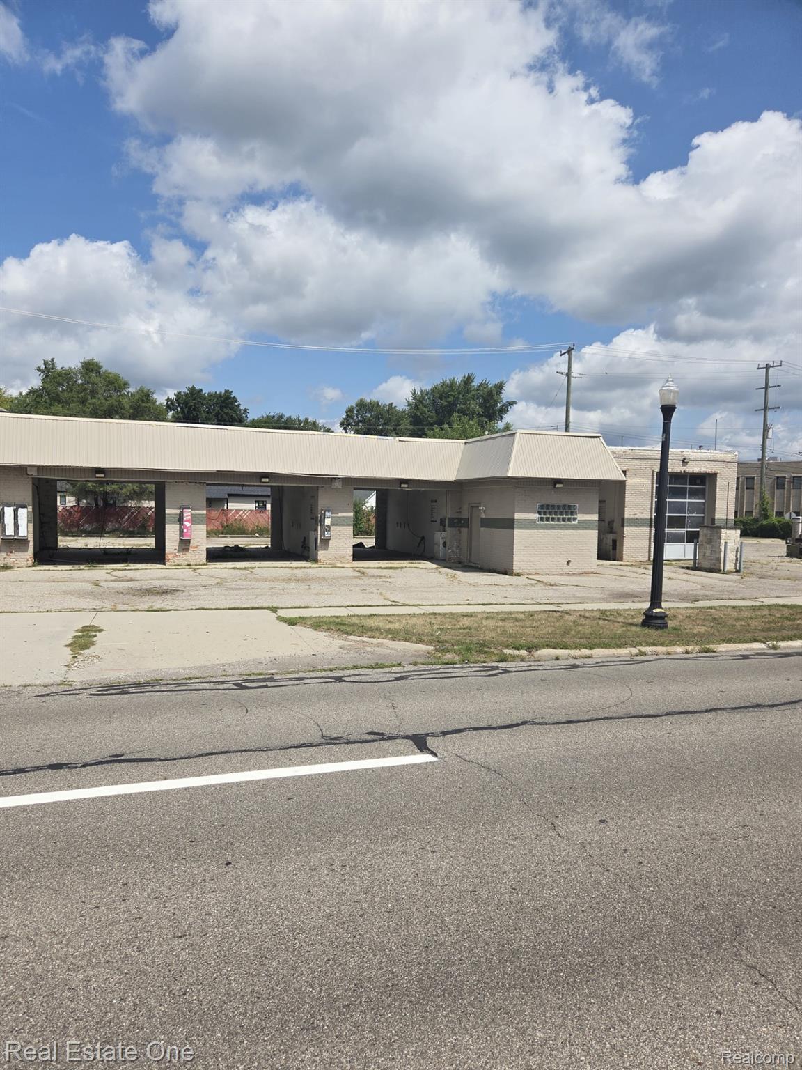30544 Grand River Avenue — photo