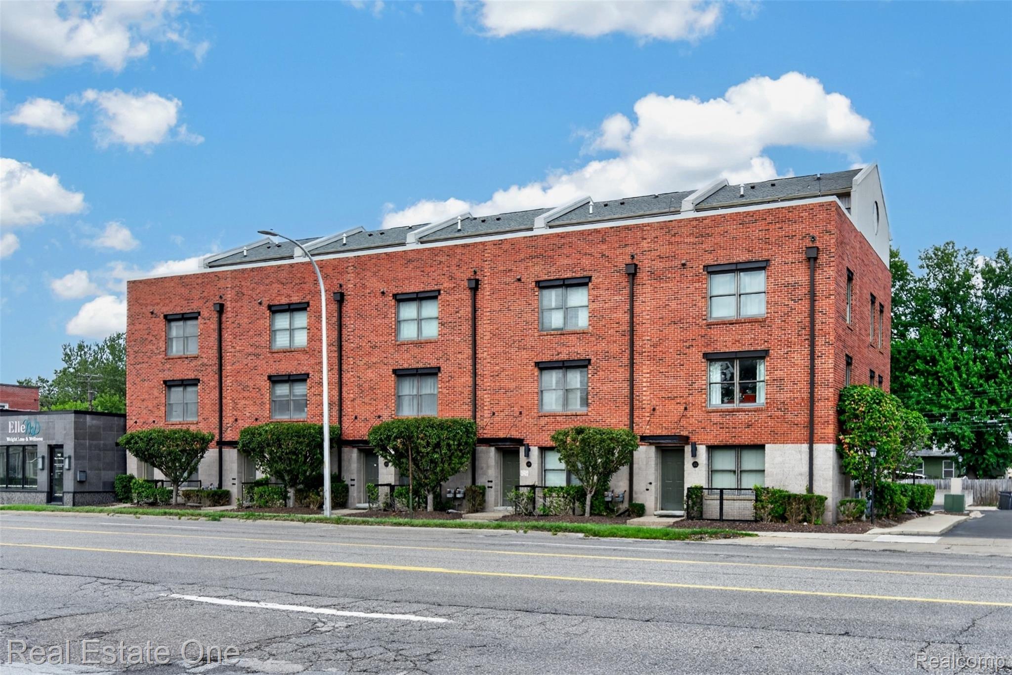 680 W 11 Mile Road — photo
