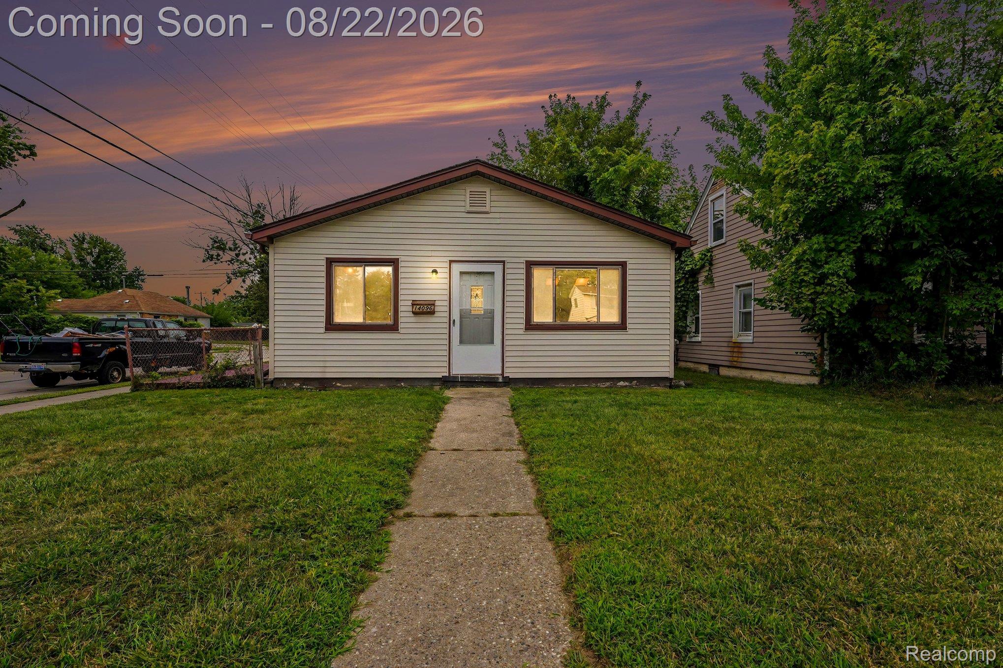 14096 Hendricks Avenue — photo