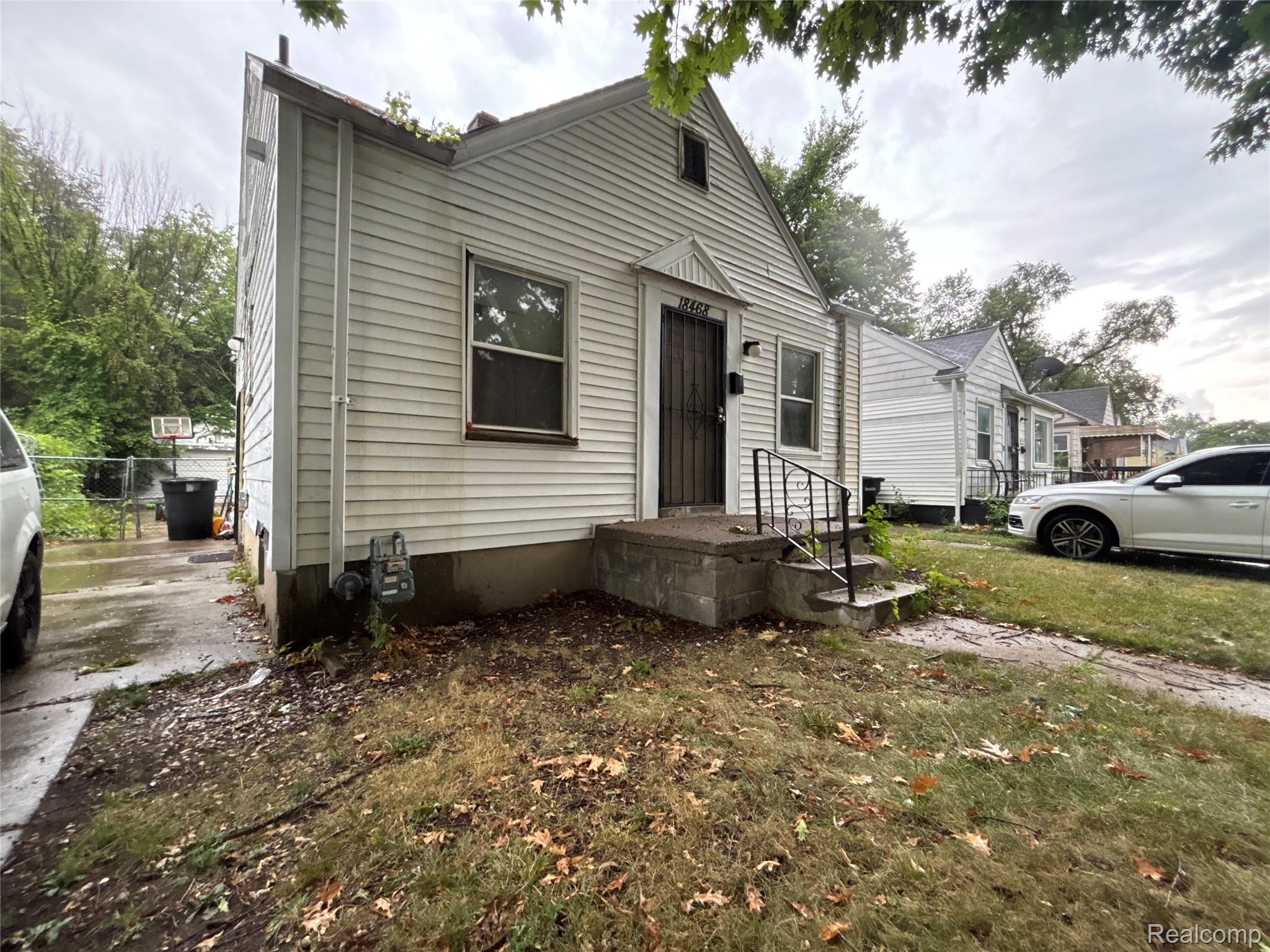 18468 Winthrop Street — photo