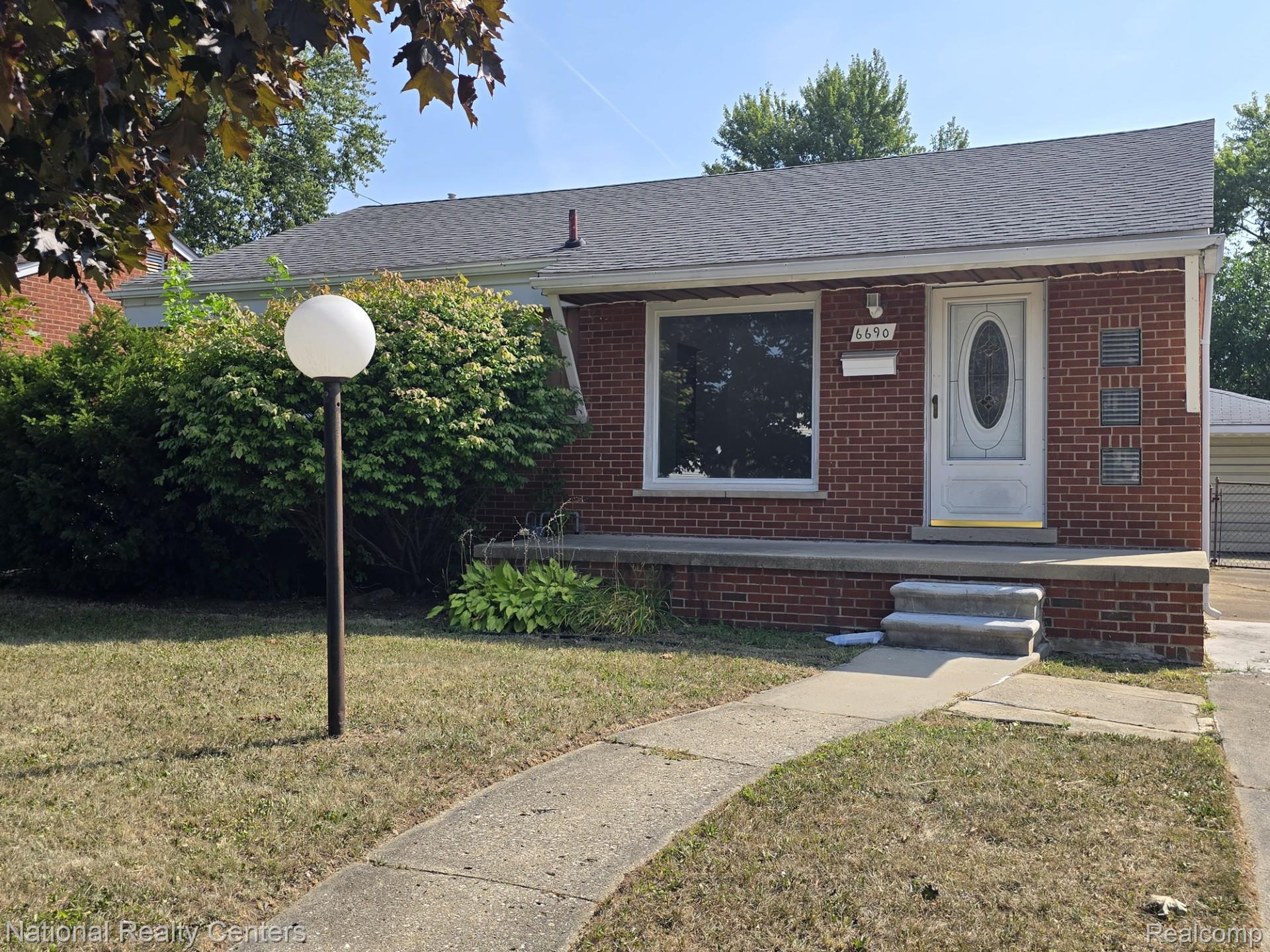 6690 Deering Street — photo