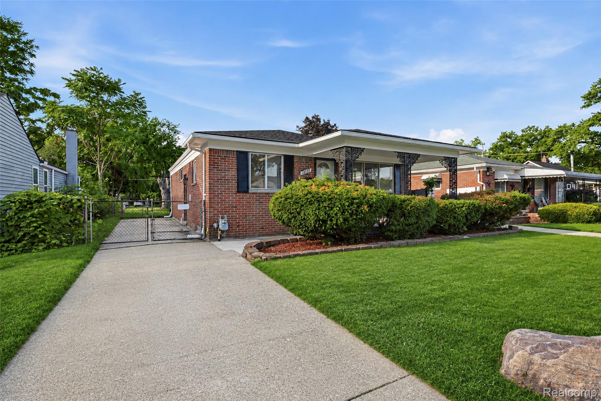 26703 Norfolk Street — photo