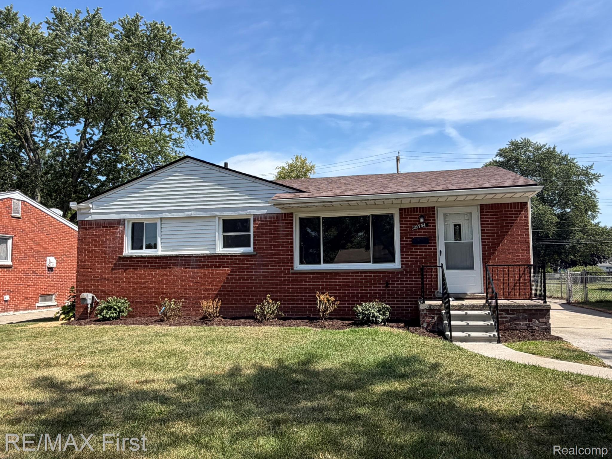 21754 Hill Street — photo