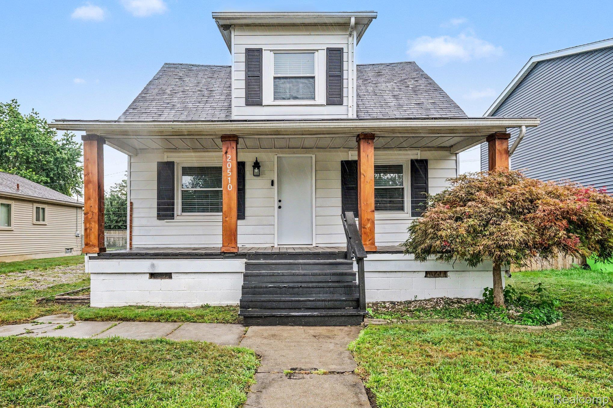 20510 Broadacres Street — photo