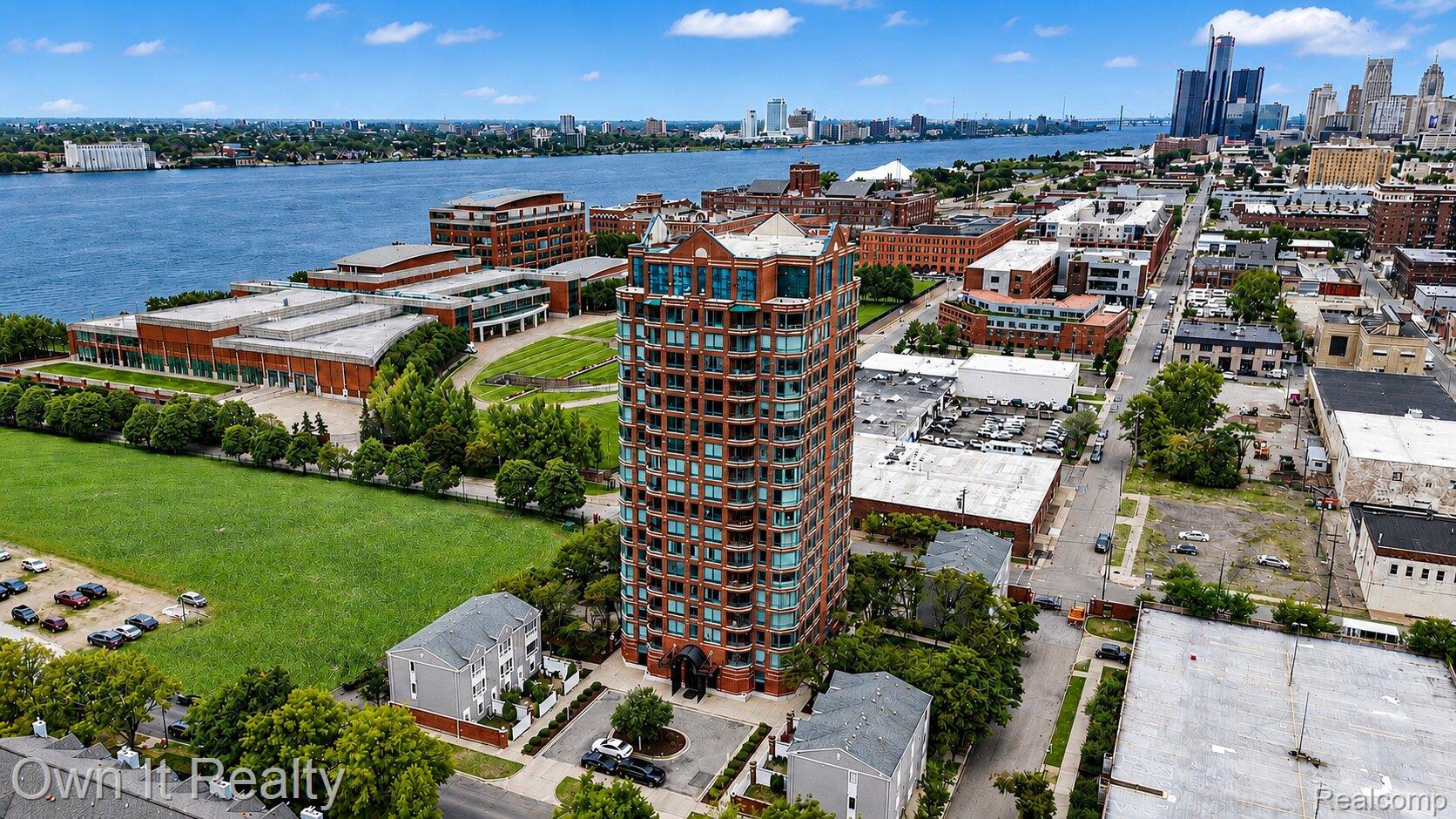 3320 Spinnaker Lane Unit 2F — photo