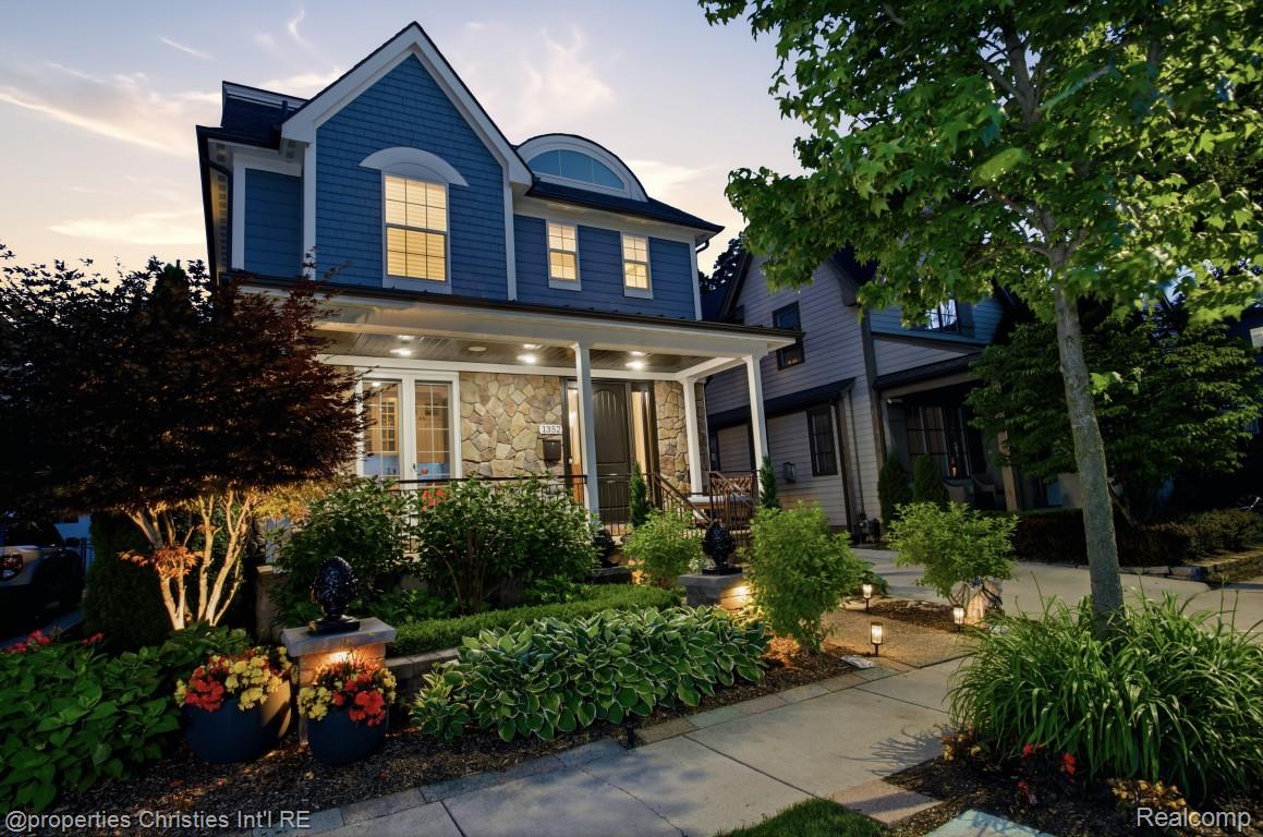 1352 Holland Street — photo