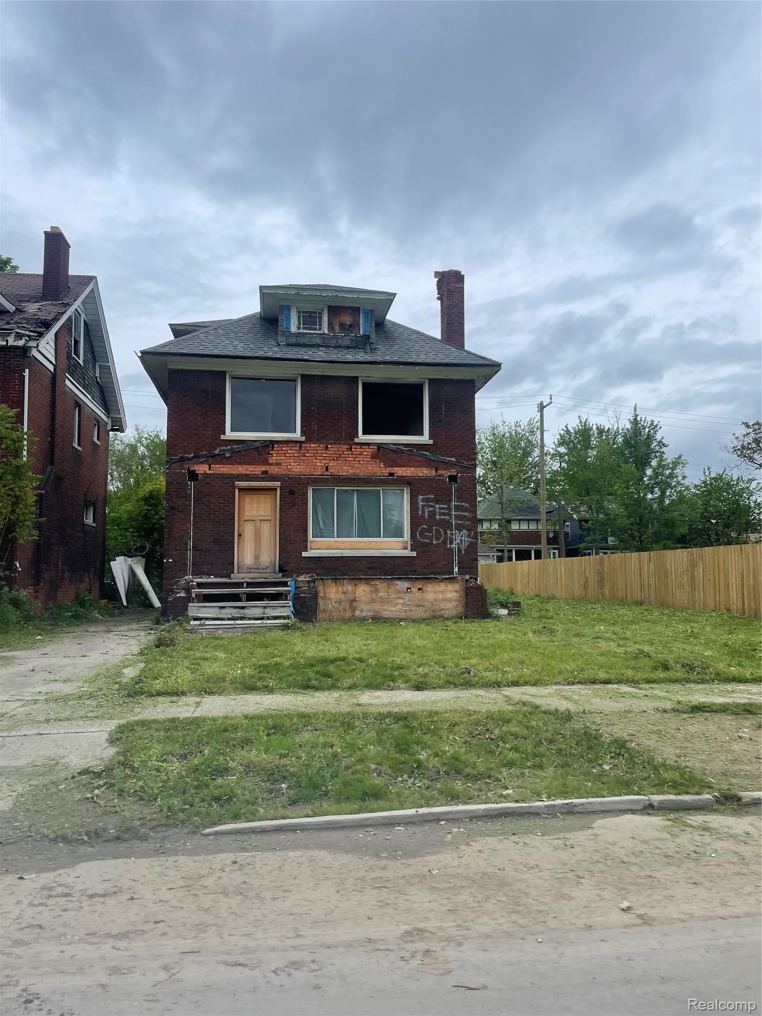 3814 Montgomery Street — photo