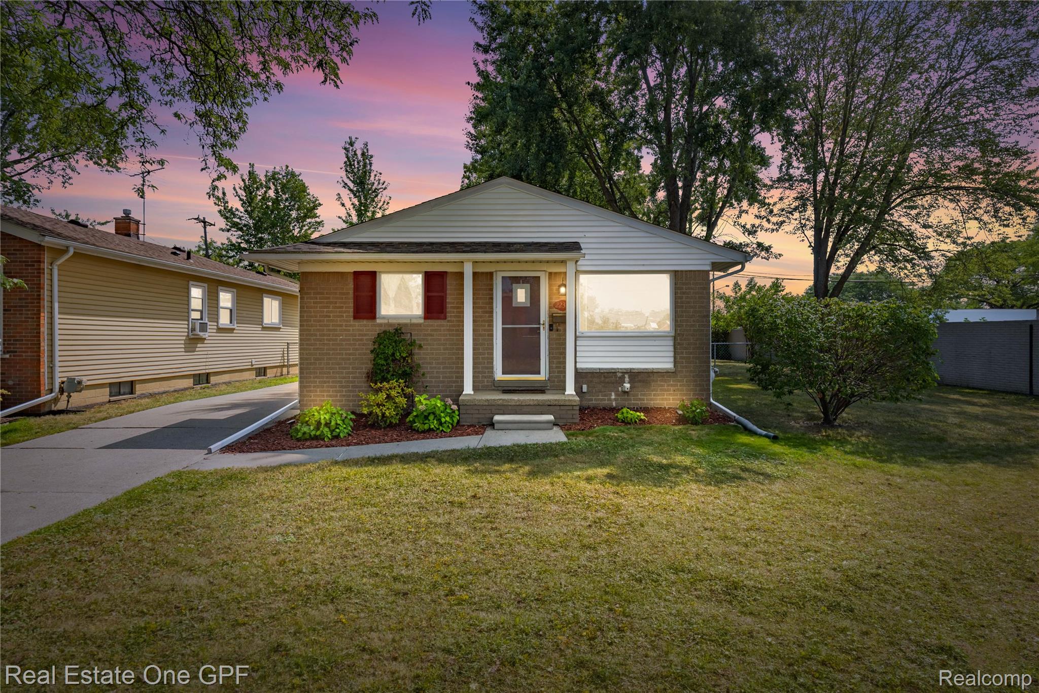 22316 Carolina Street — photo