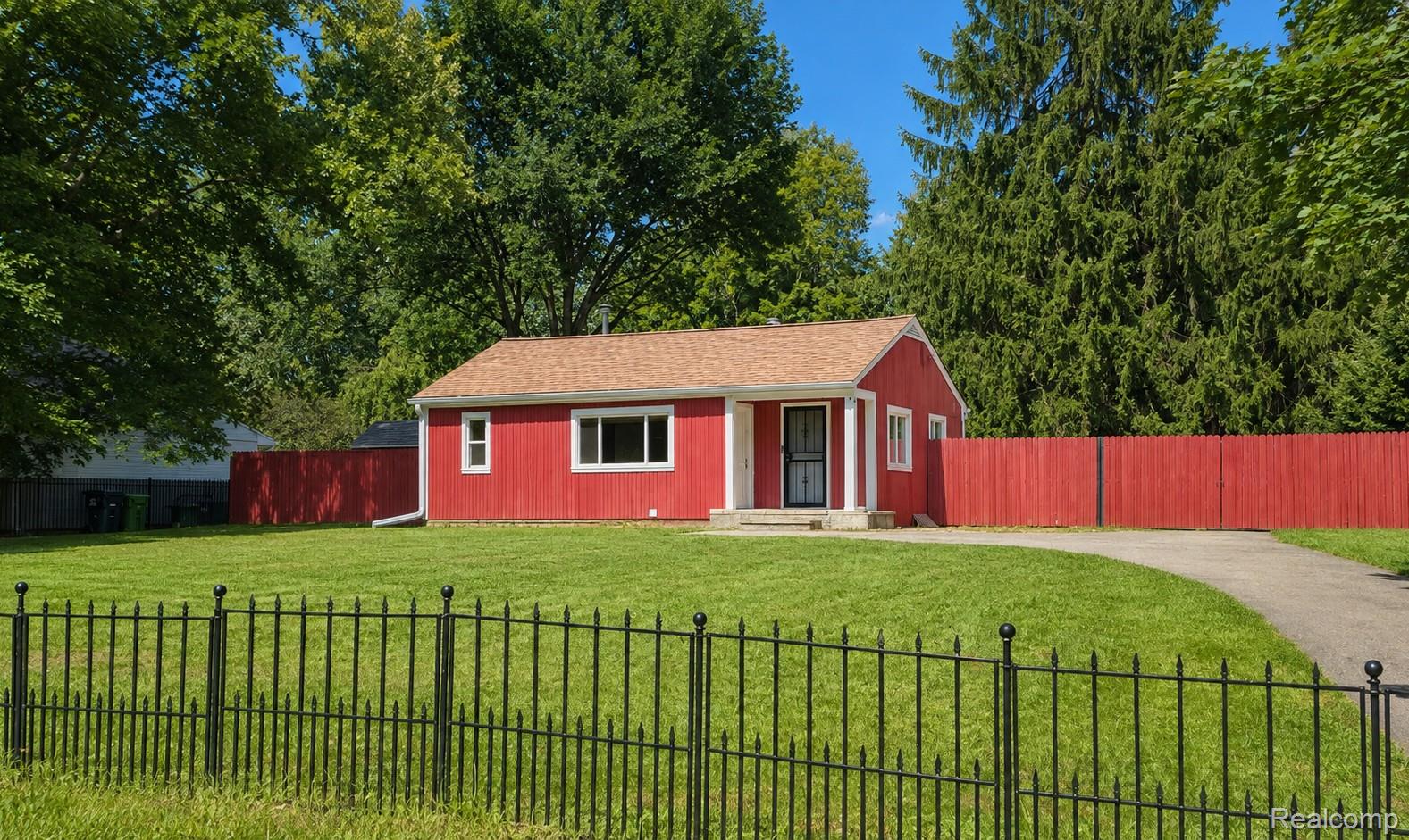 6464 Huron River Drive — photo