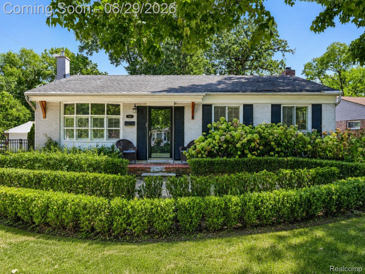 924 Allen Drive — photo