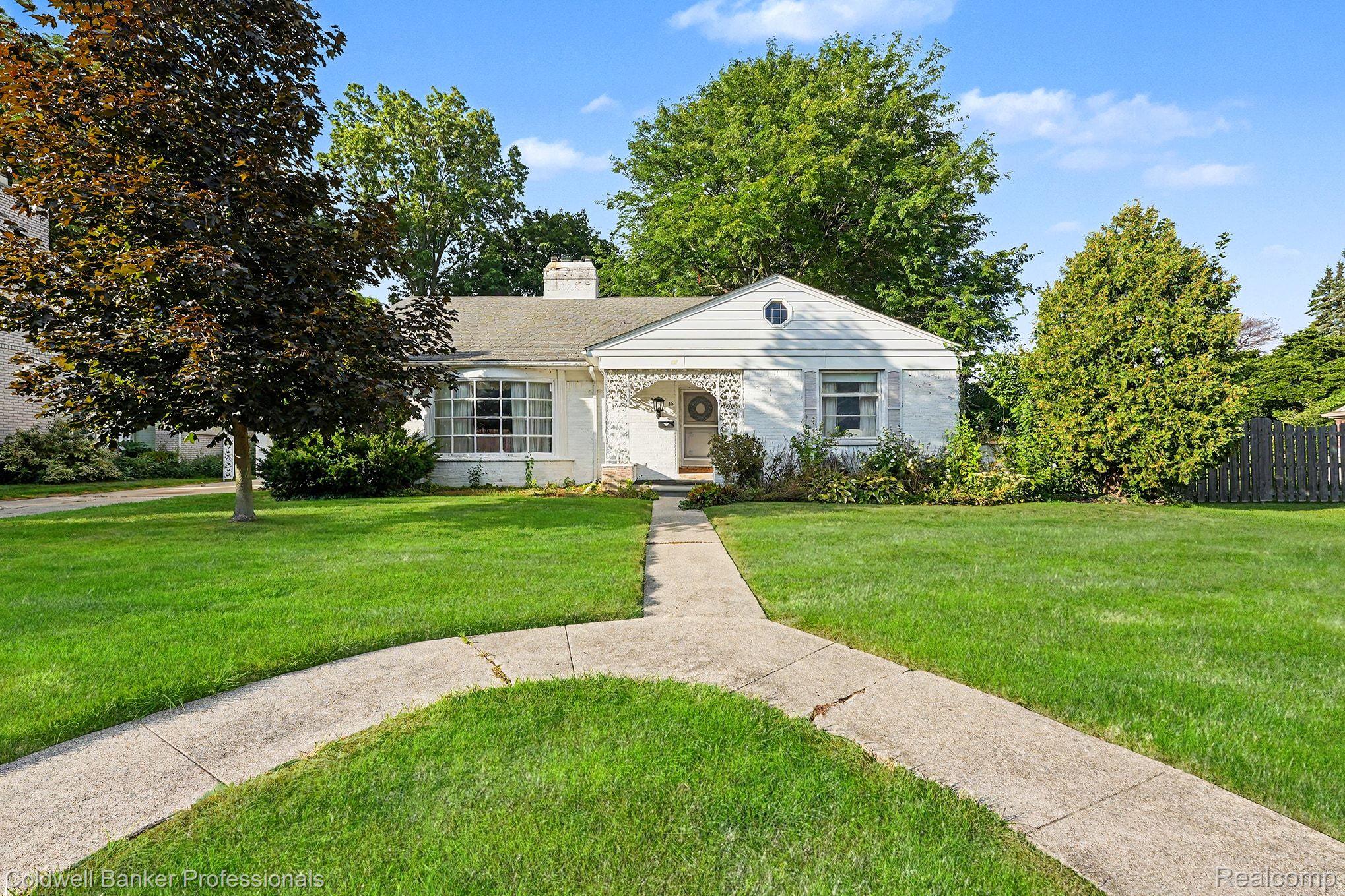16 Hawthorne Road — photo