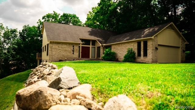 8454 Fawn Valley Drive — photo