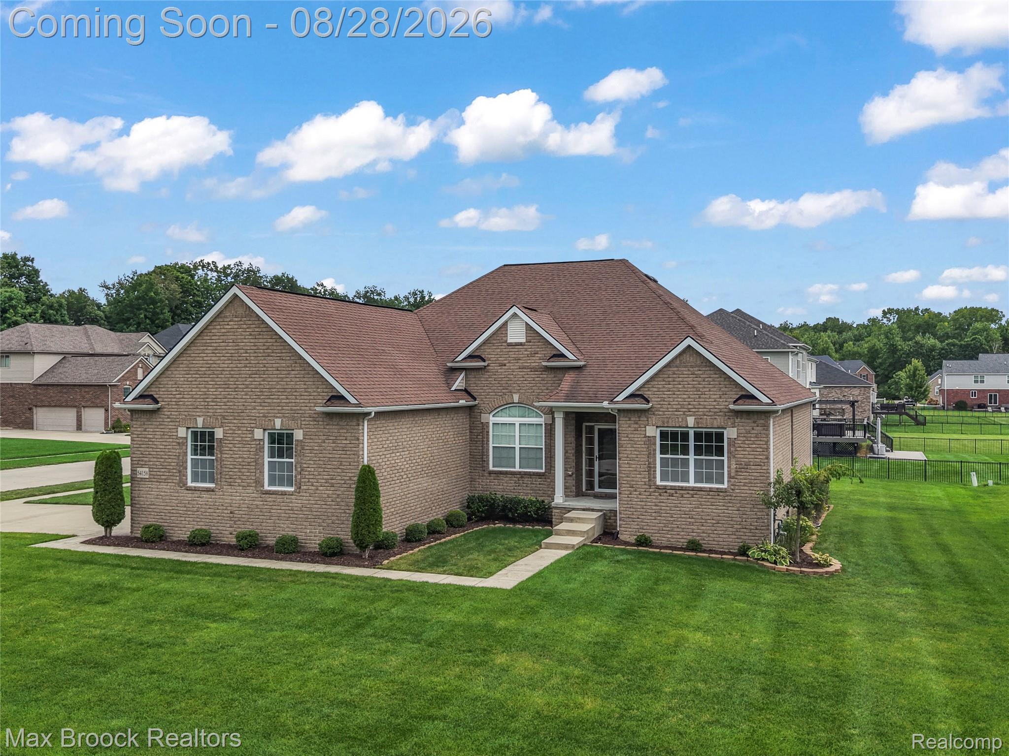 54158 Mar Lake Drive — photo