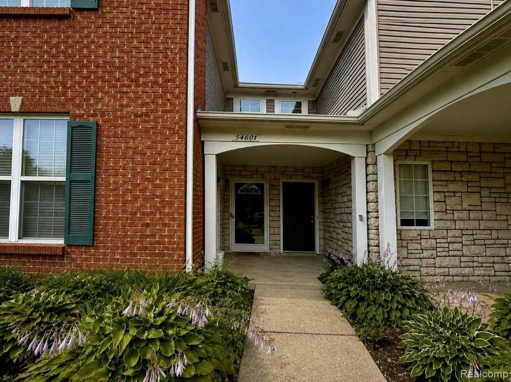 54601 Monarch Drive — photo